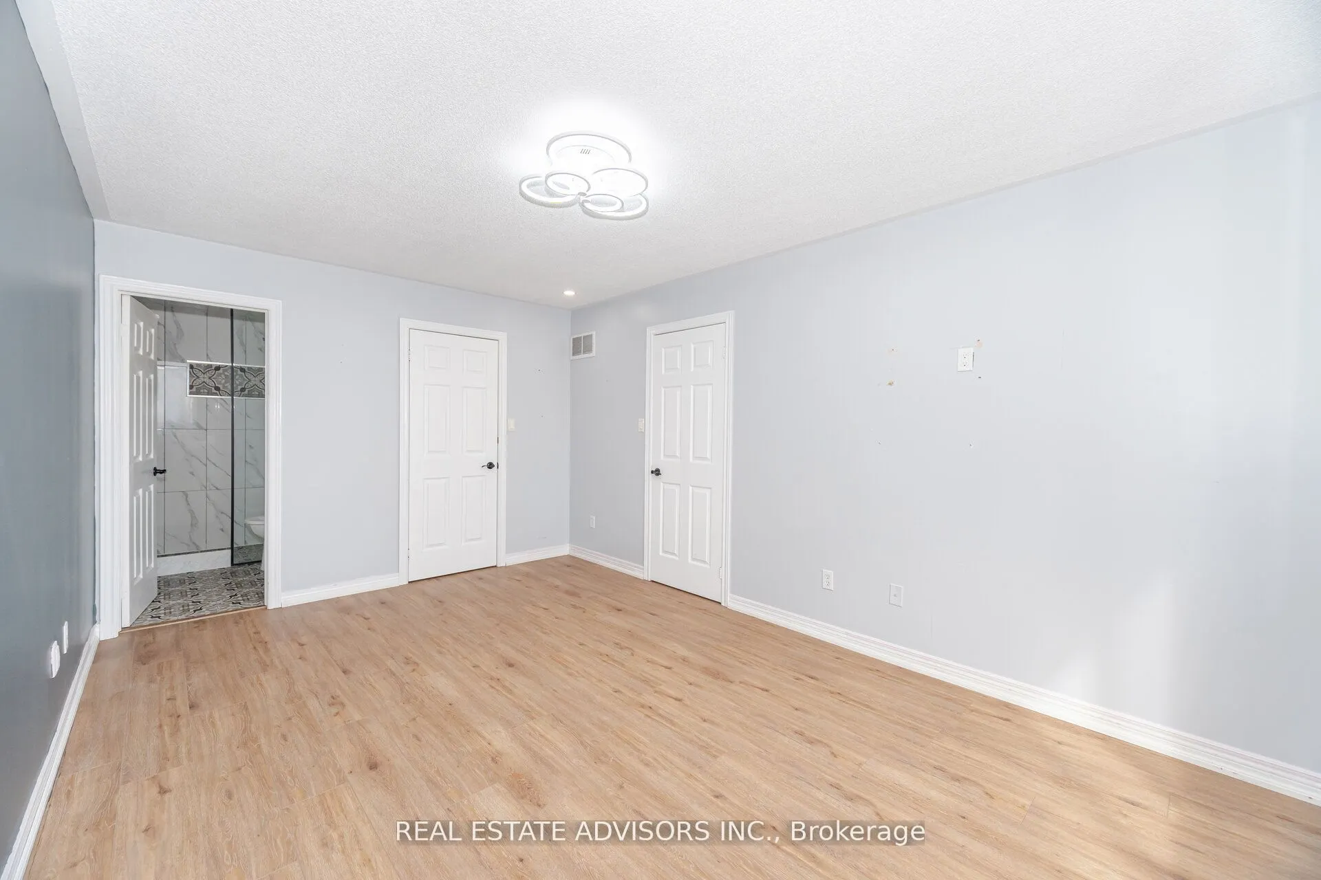 186 Ferndale Drive S