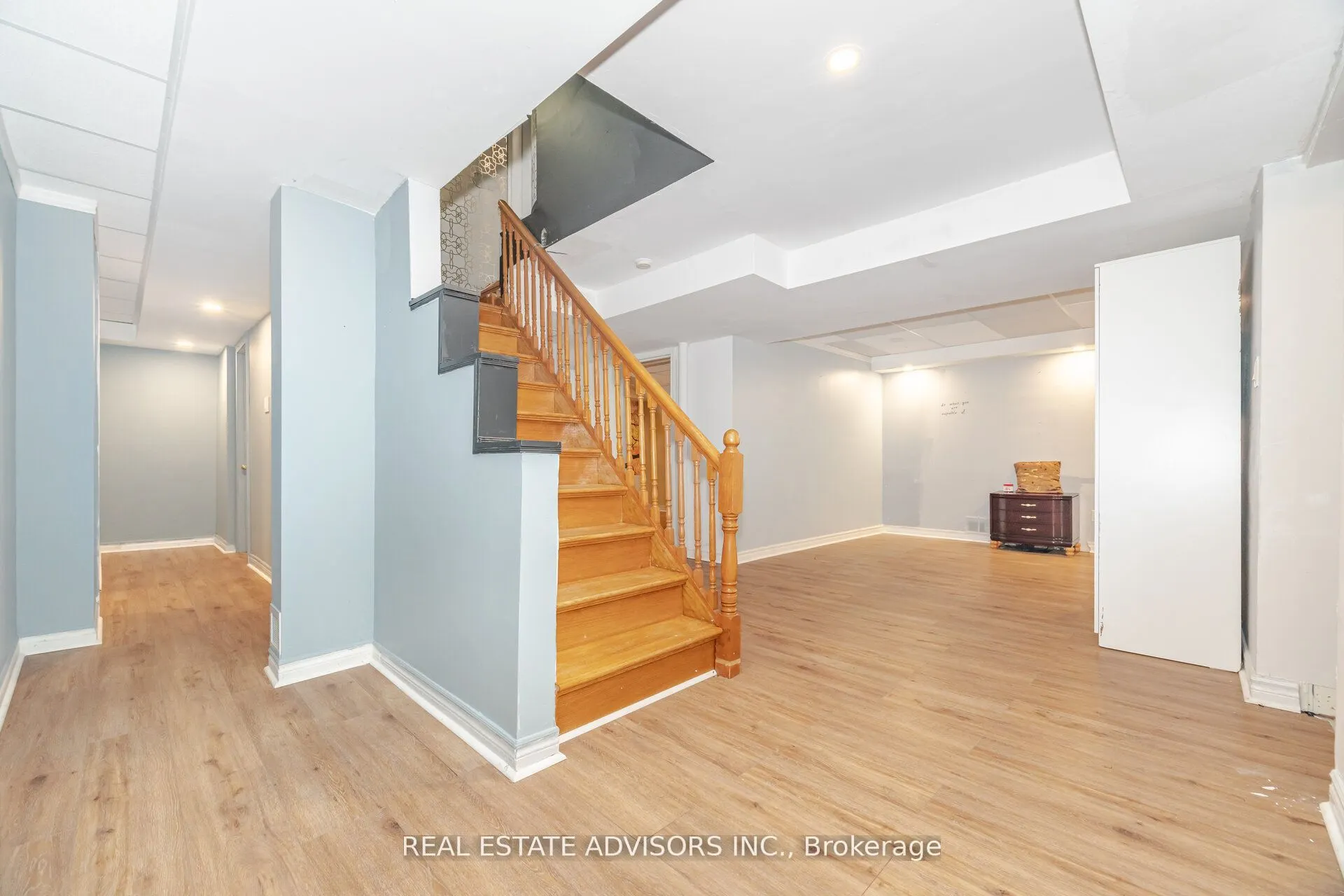 186 Ferndale Drive S