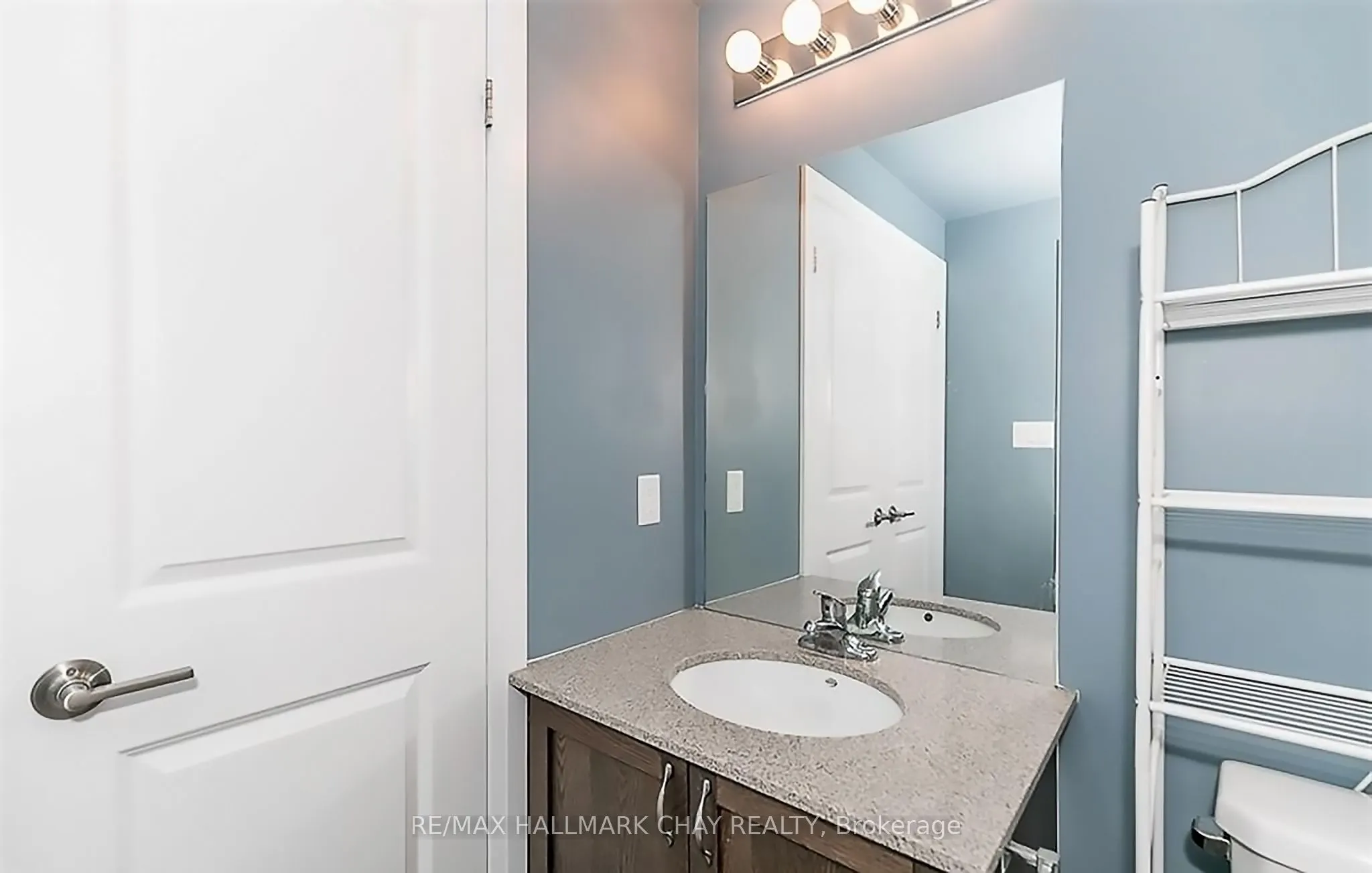 306 Essa Road #302