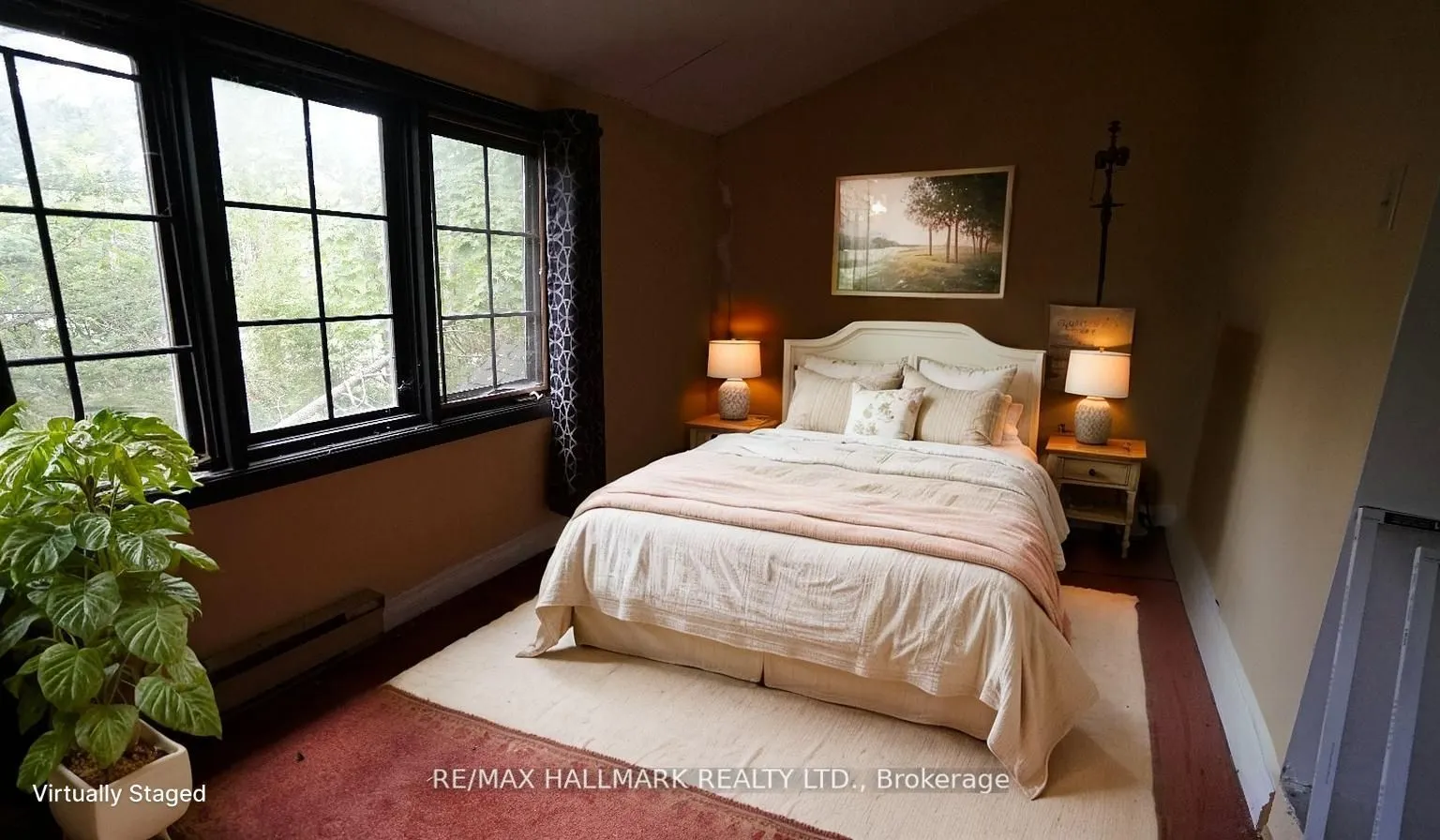 26 Lakeshore Road W