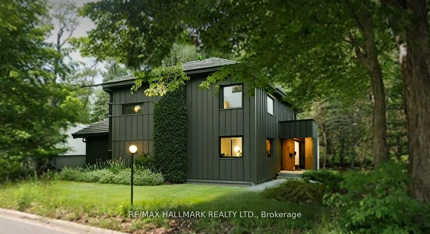 26 Lakeshore Road W