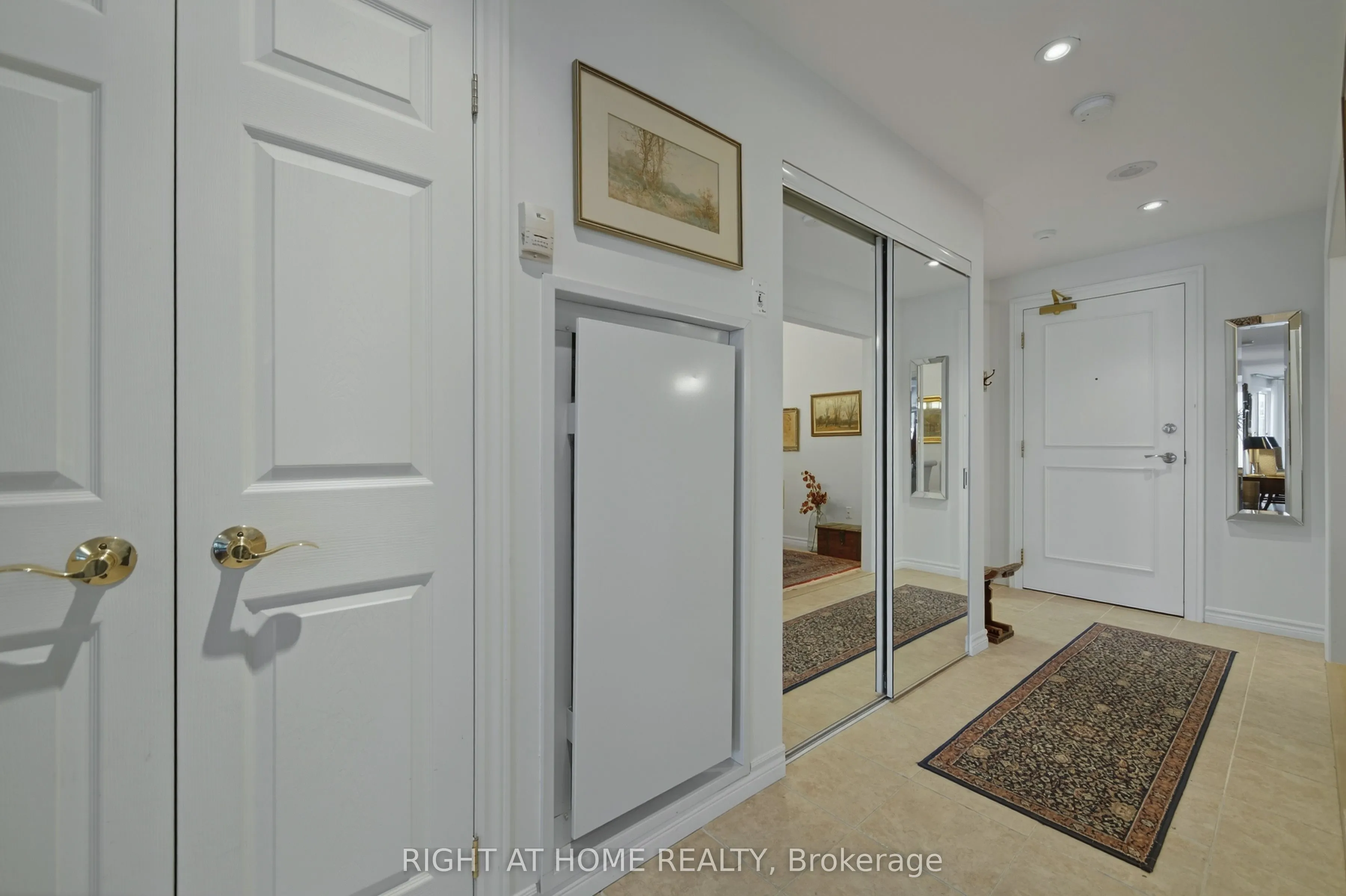 6 Toronto Street #409