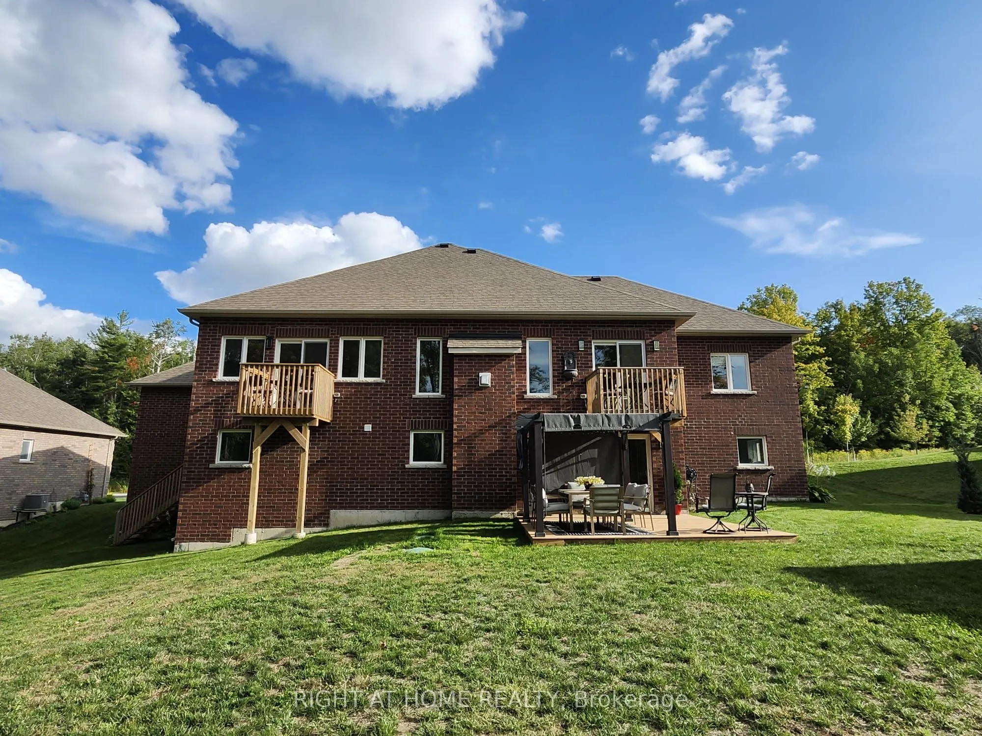 84 Diamond Valley Drive