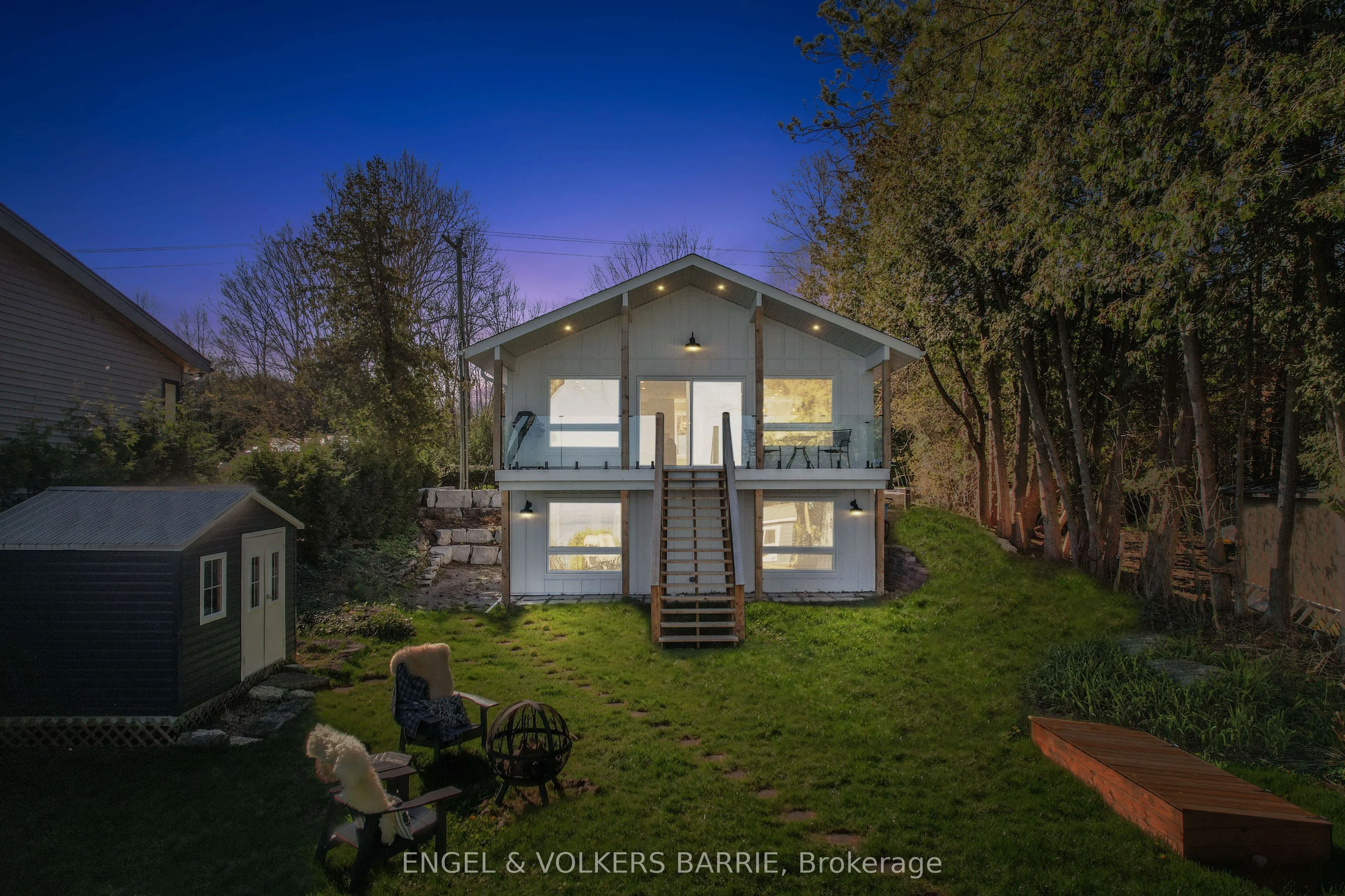 2371 Lakeshore Road E