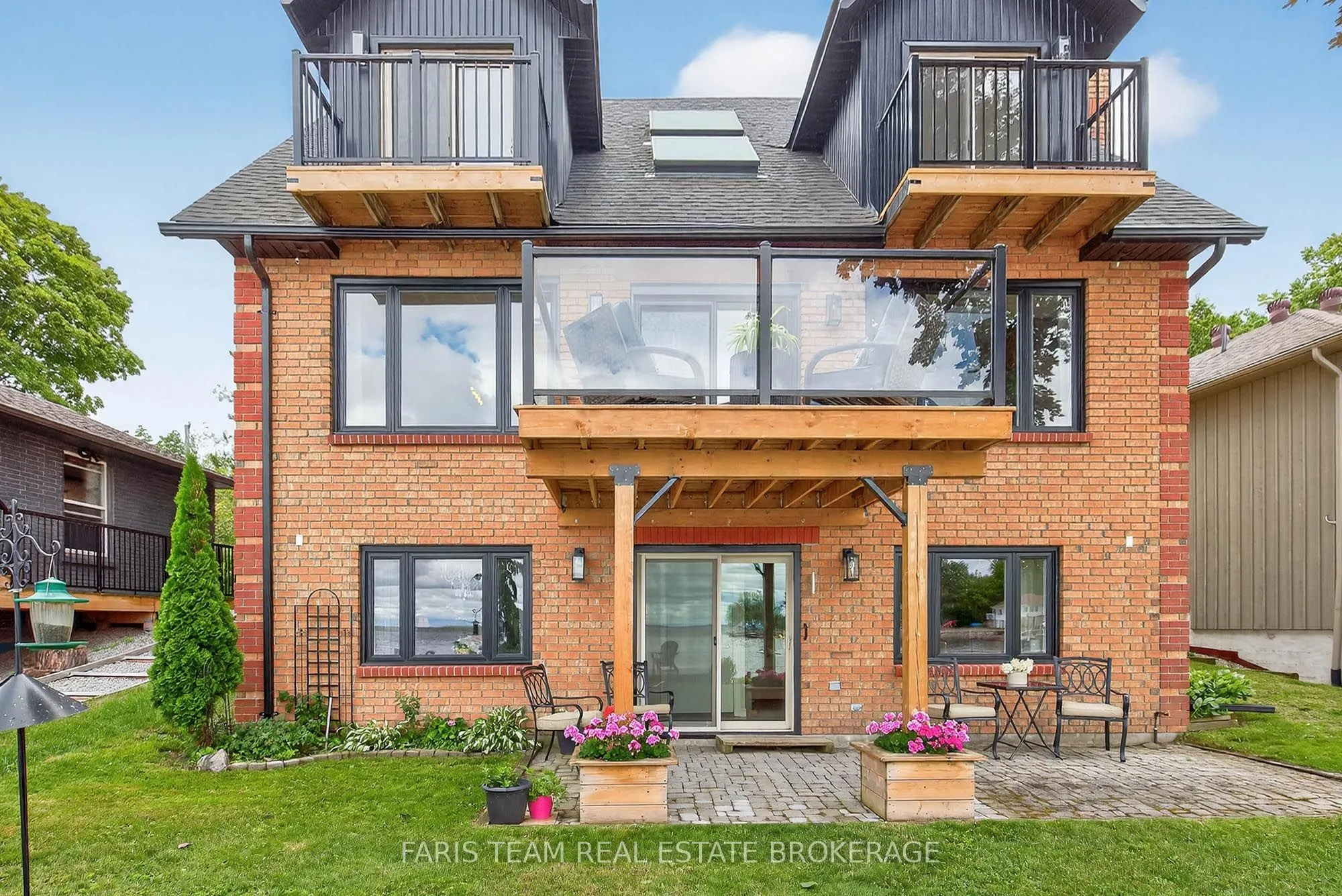 238 Robins Point Road