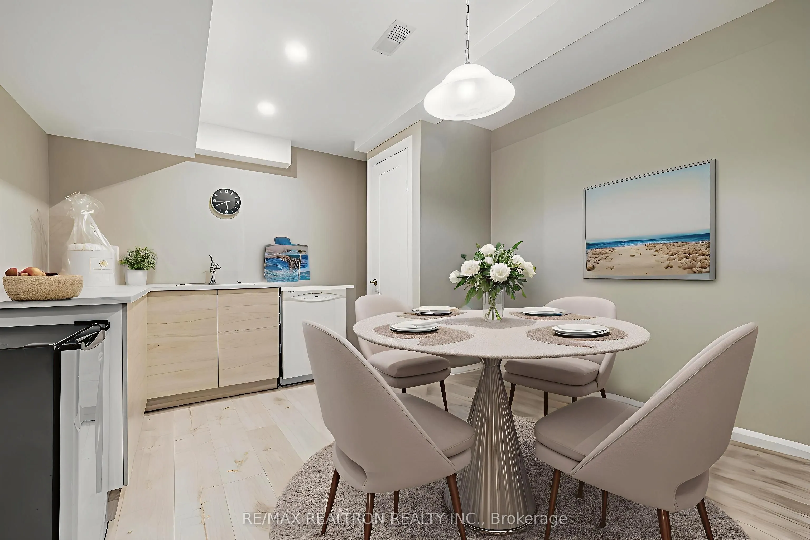 6 Bobolink Drive