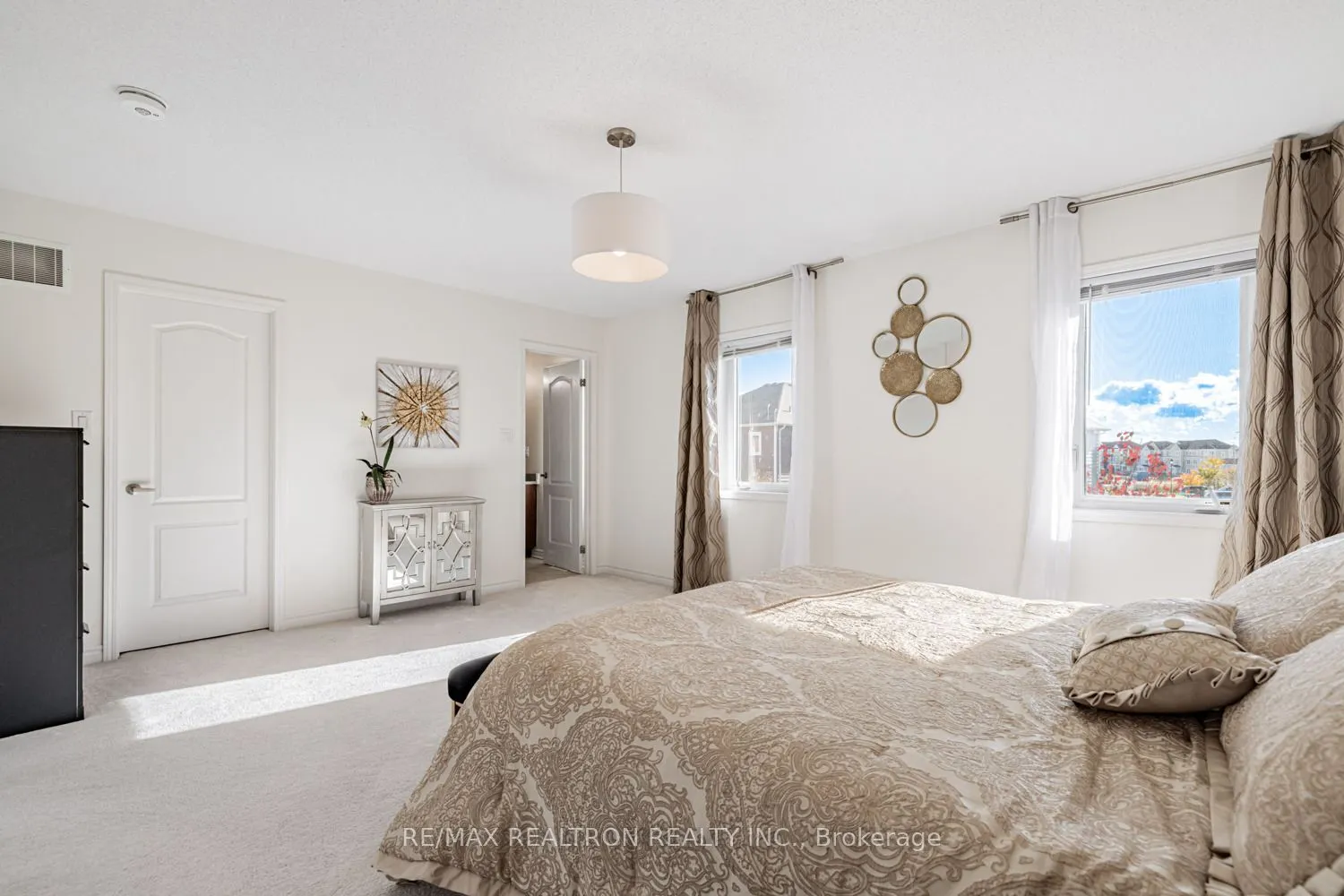 6 Bobolink Drive