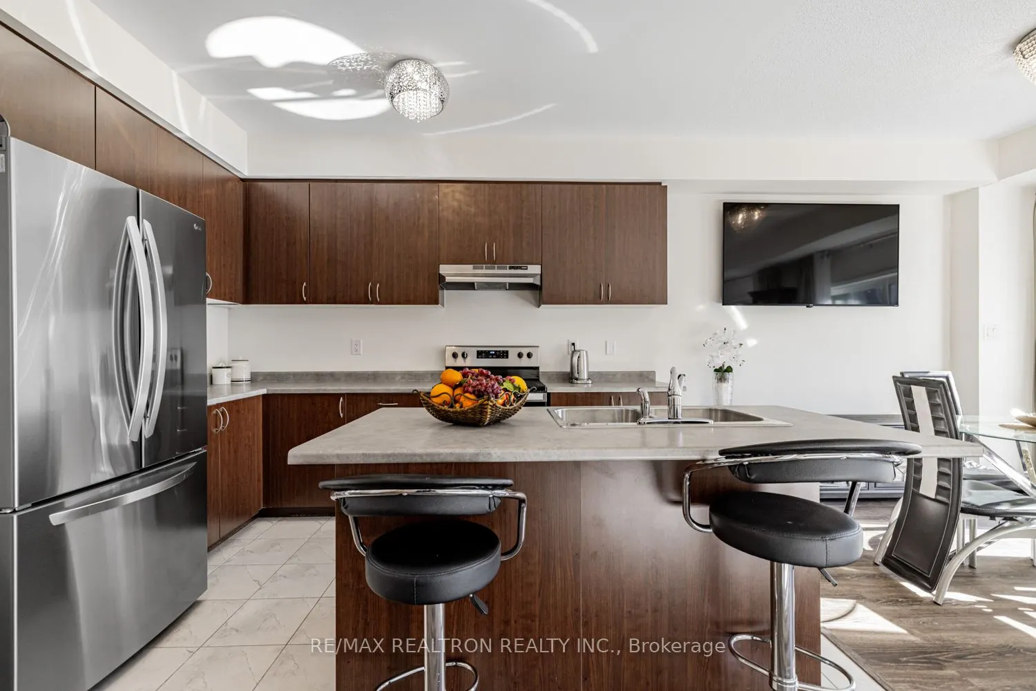 6 Bobolink Drive