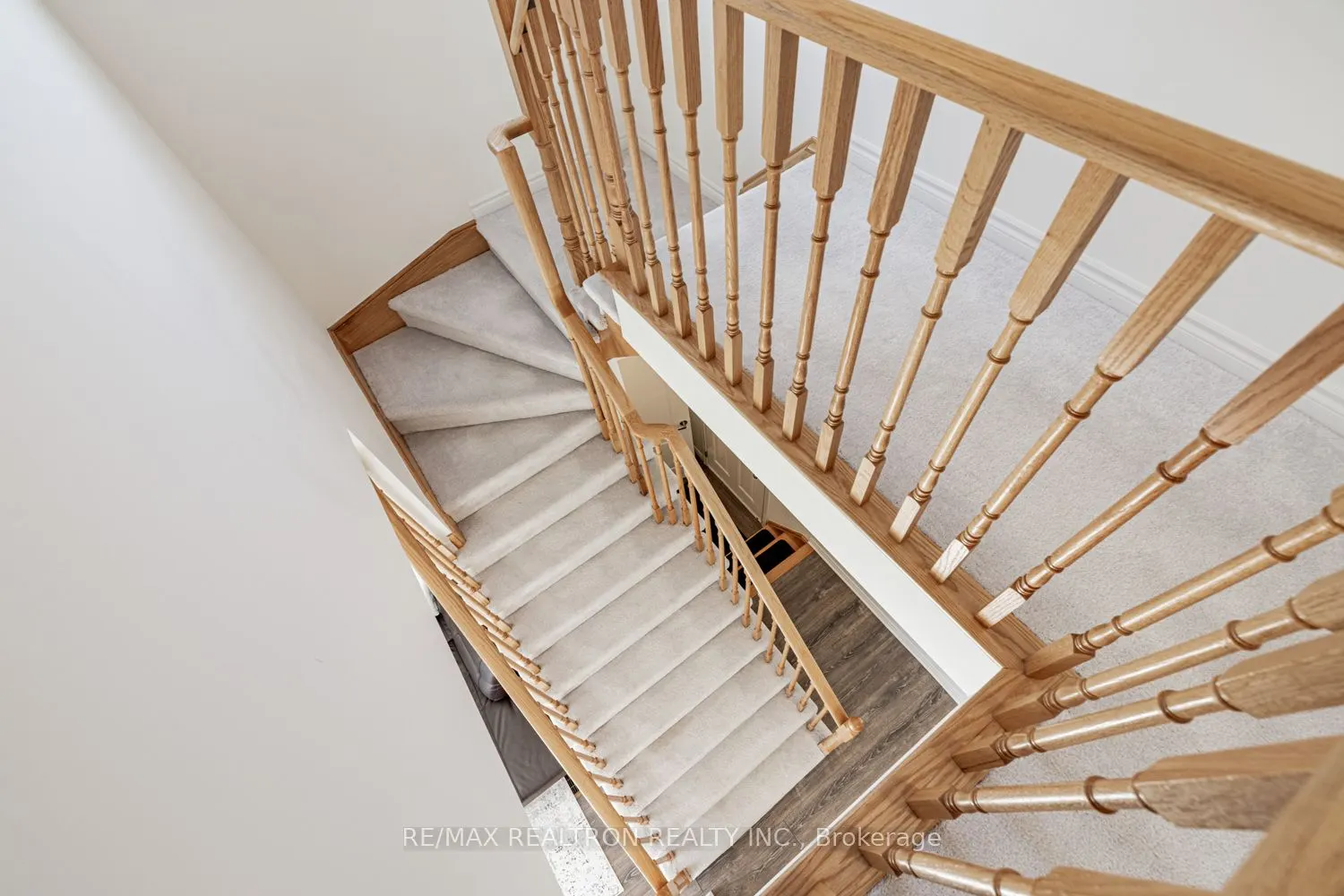 6 Bobolink Drive