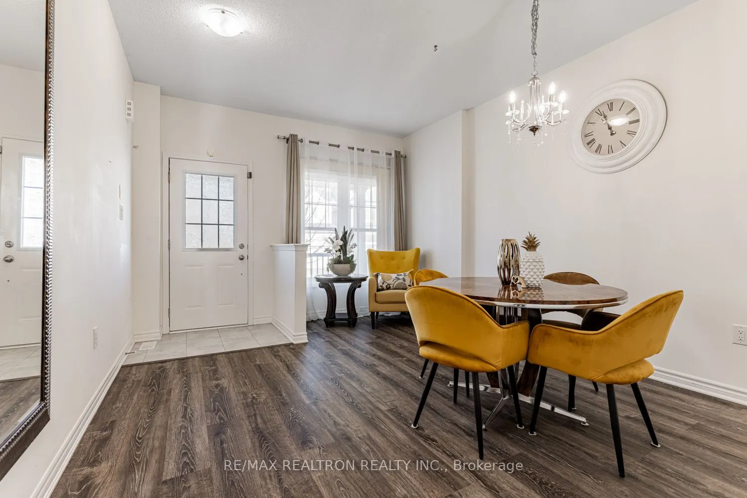 6 Bobolink Drive