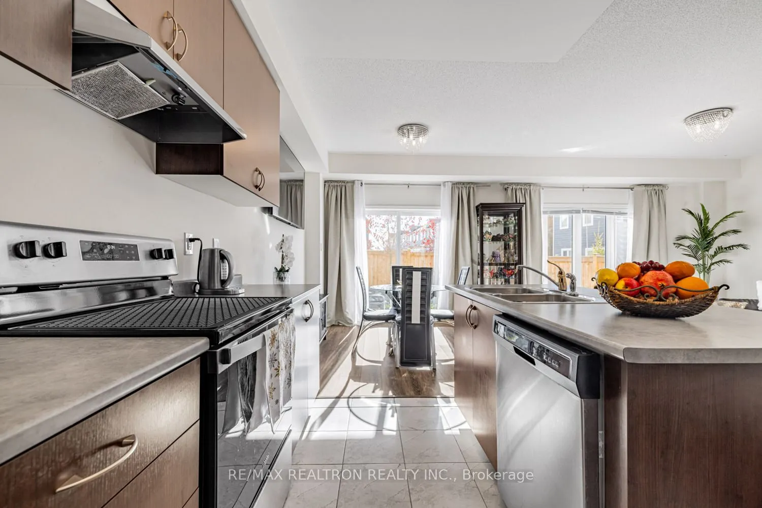 6 Bobolink Drive