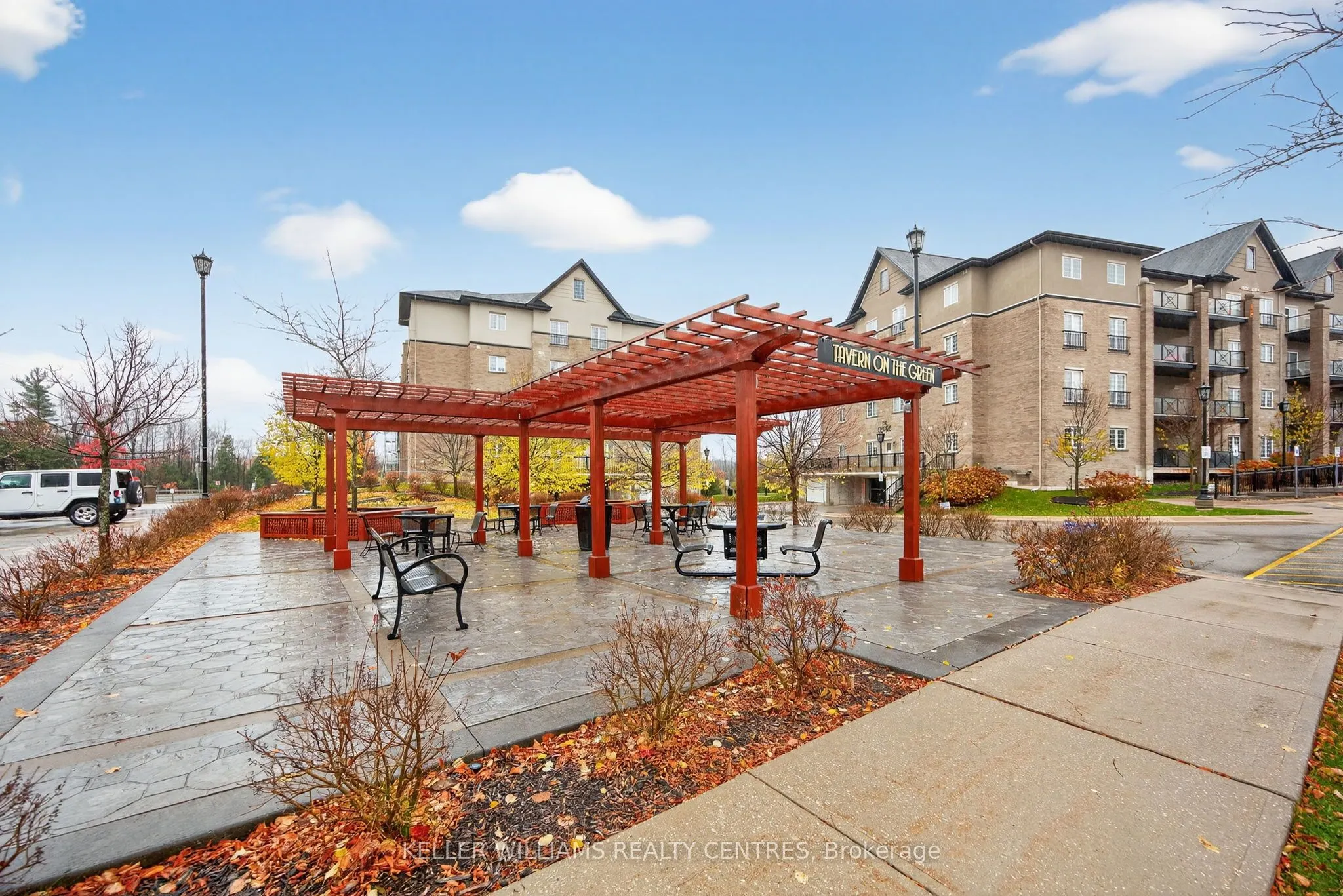 40 Ferndale Drive S #408