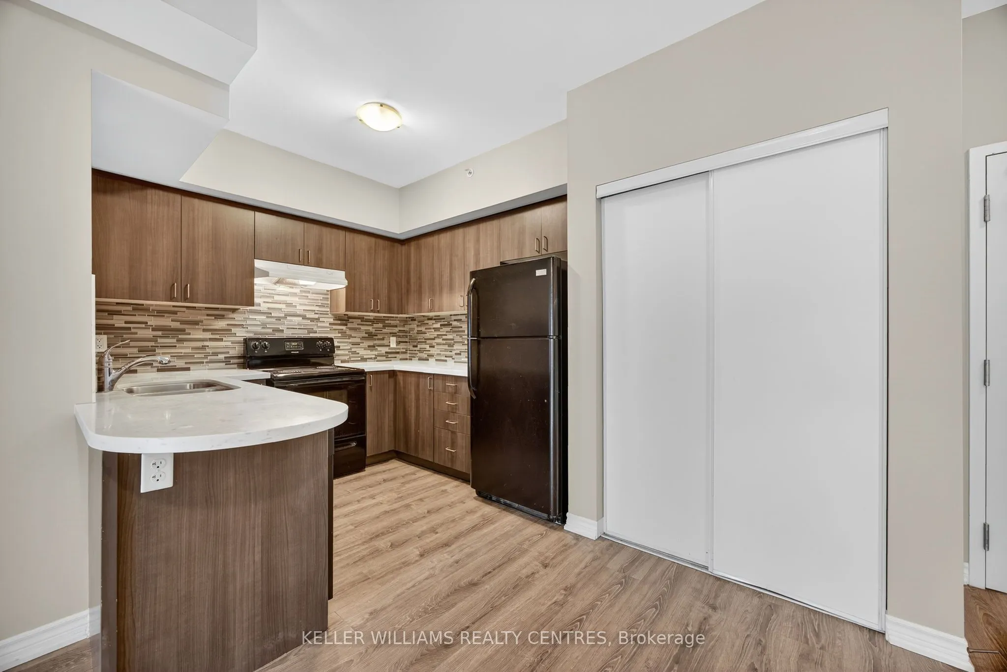40 Ferndale Drive S #408