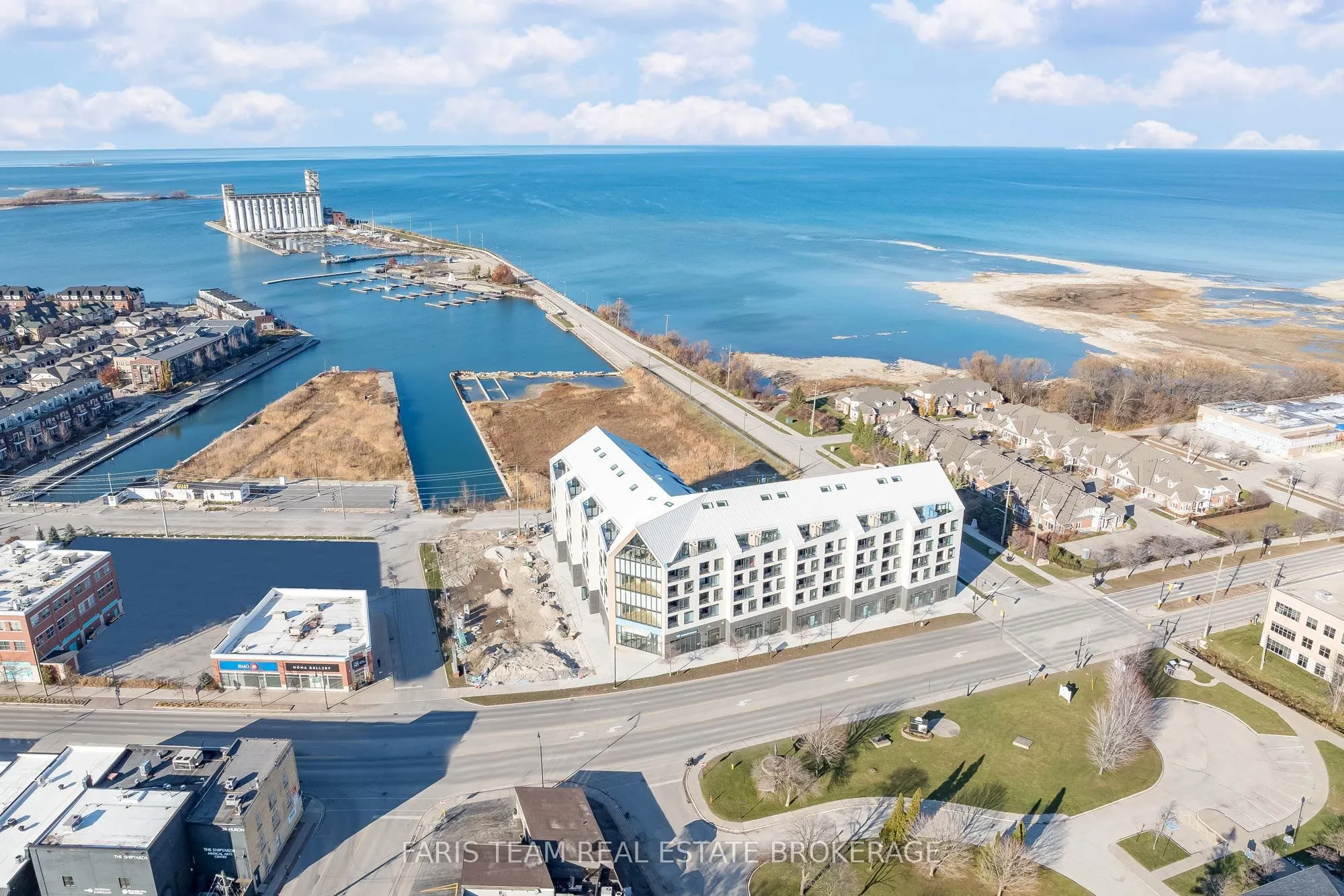 31 Huron Street #216