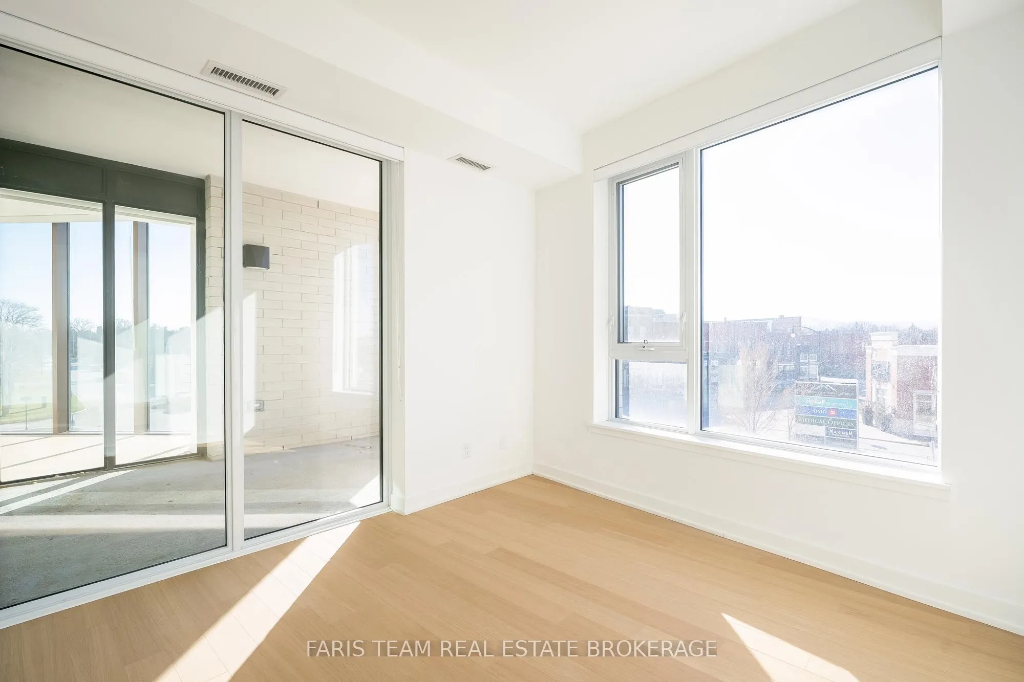 31 Huron Street #216