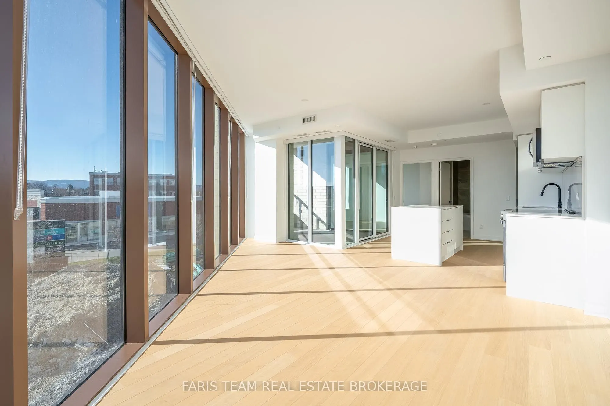 31 Huron Street #216