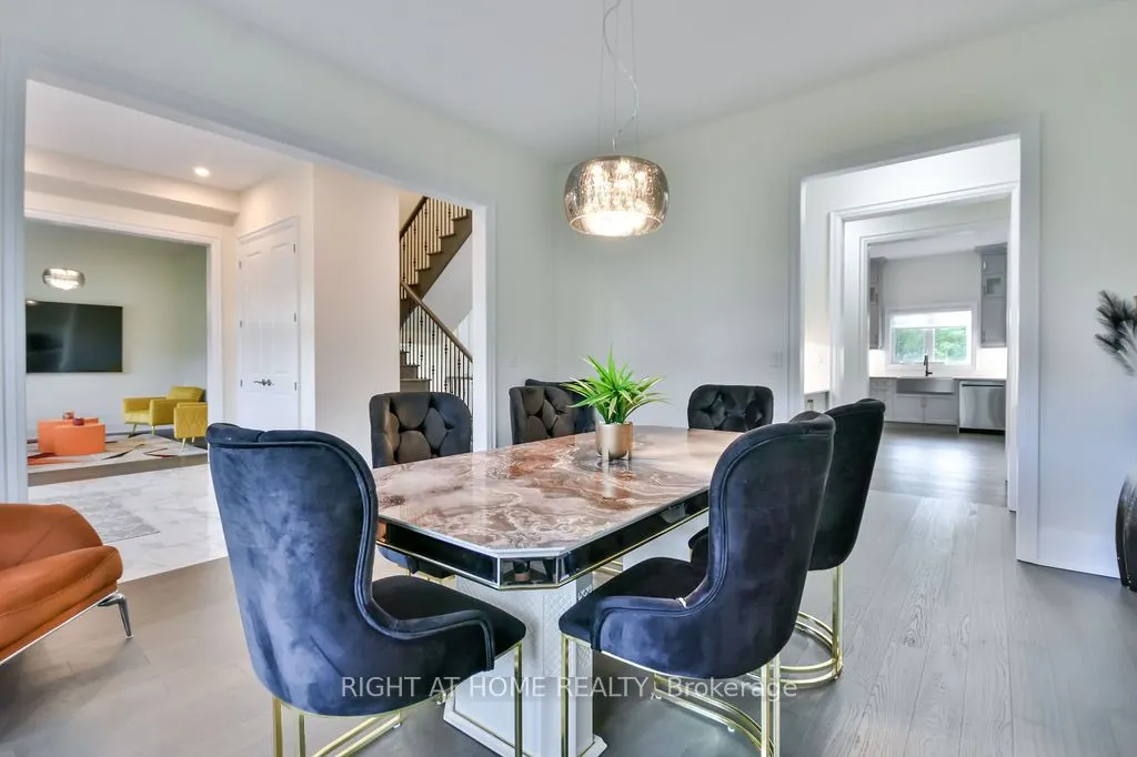 8 Forest Heights Court