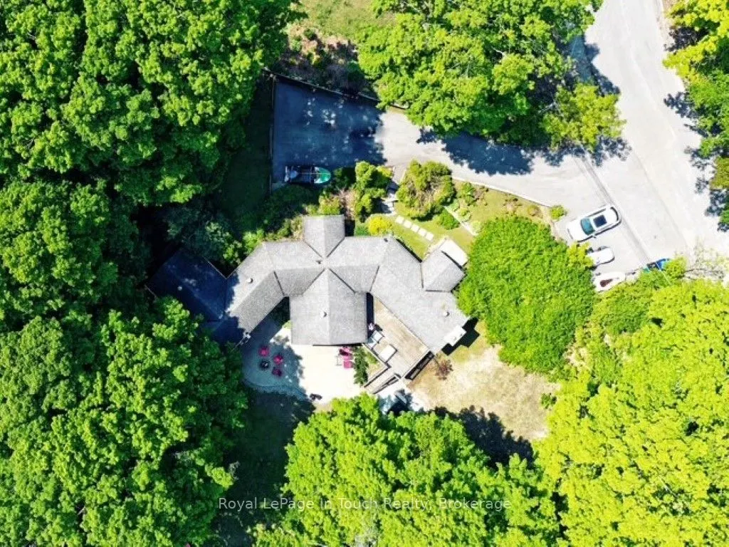 21 Lakeview Crescent