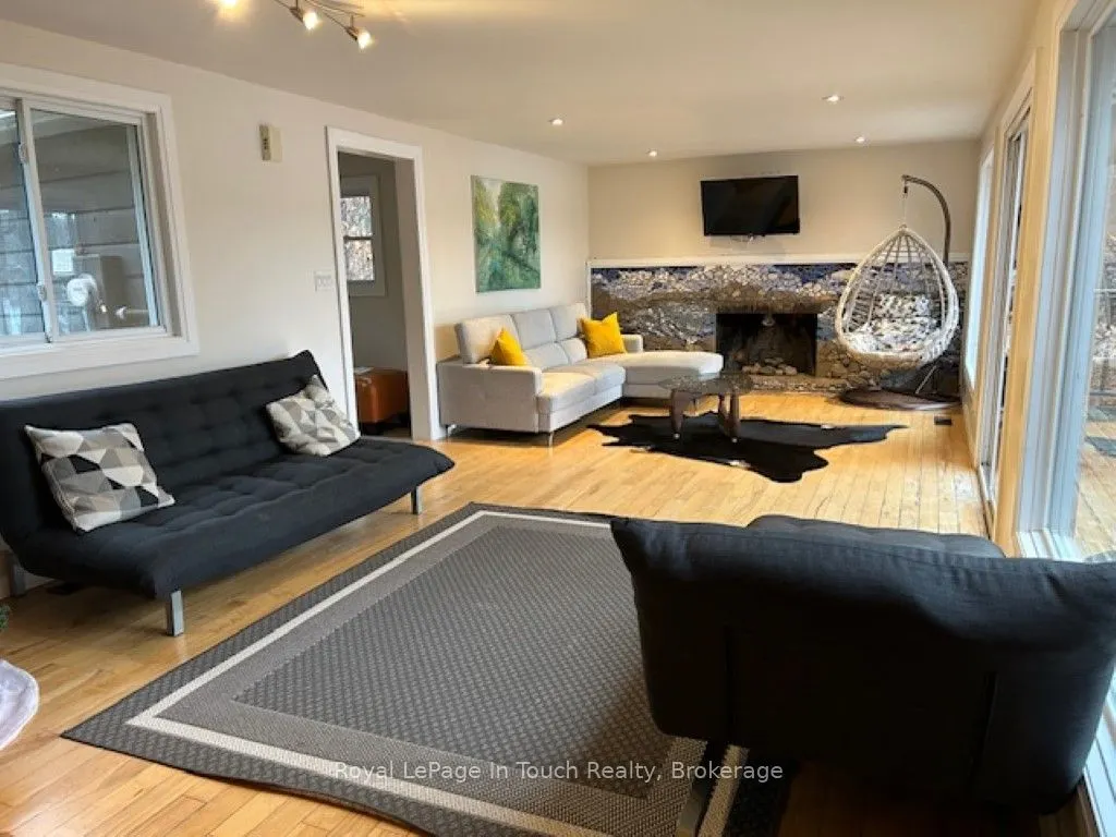 21 Lakeview Crescent