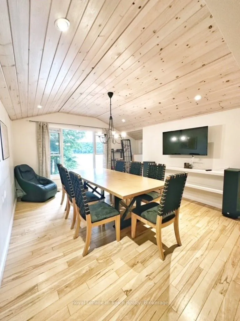 21 Lakeview Crescent