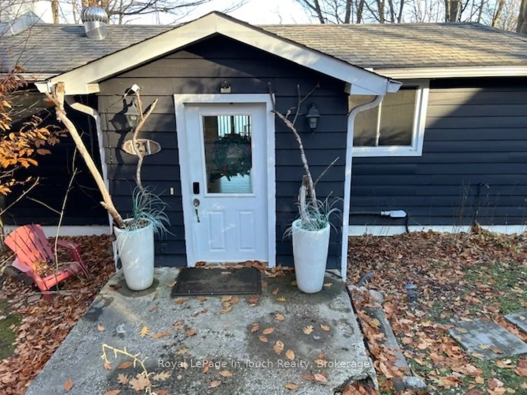 21 Lakeview Crescent