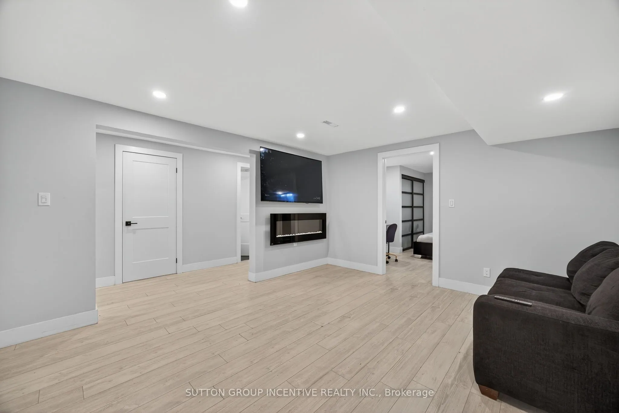 211 Moon Point Drive