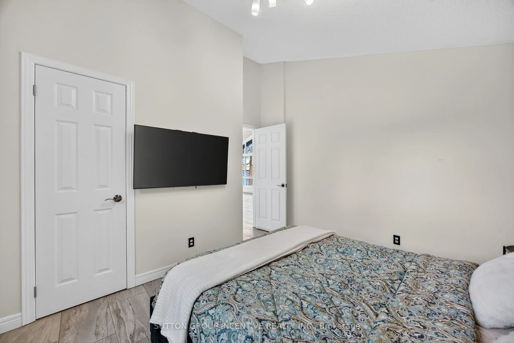 211 Moon Point Drive
