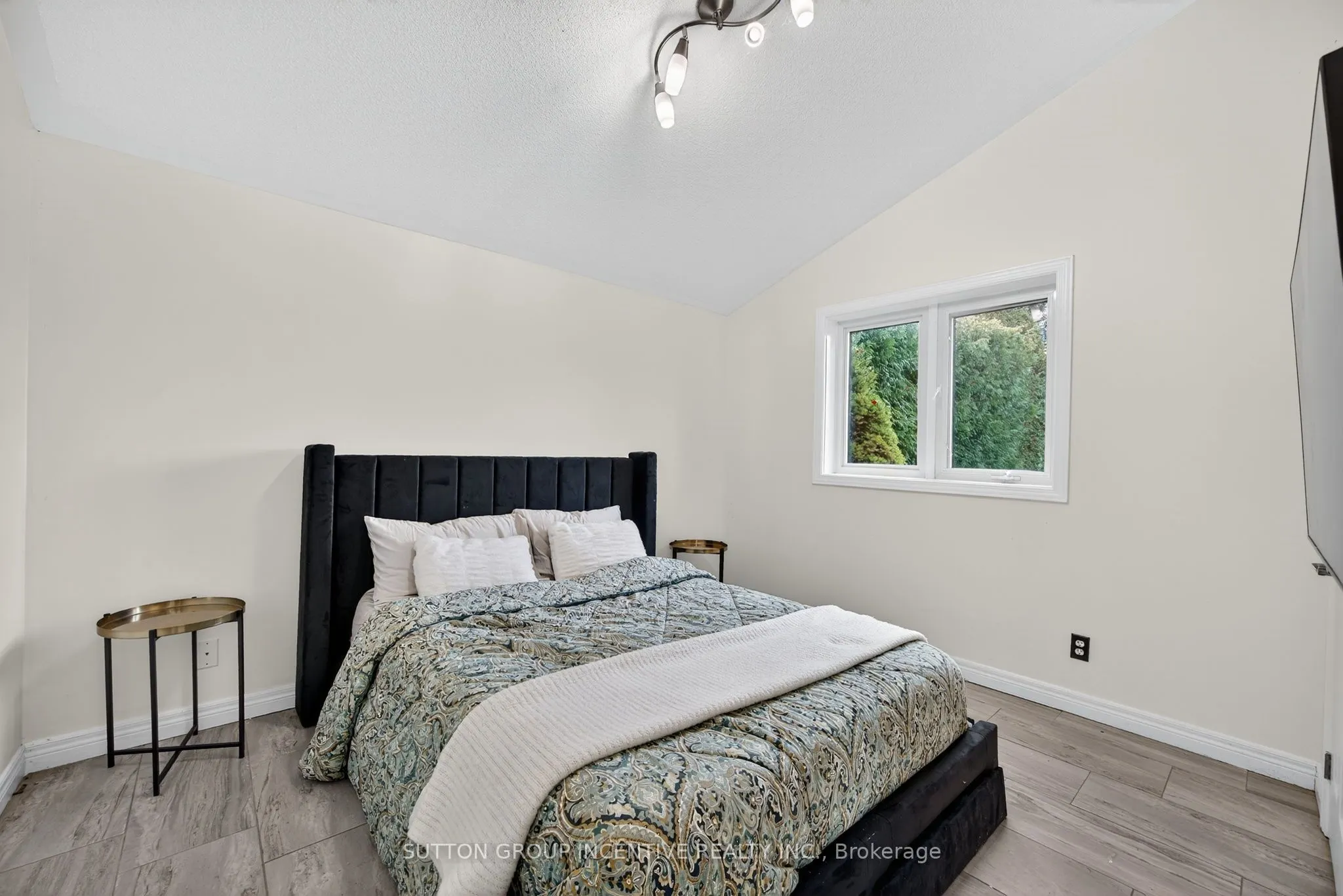 211 Moon Point Drive