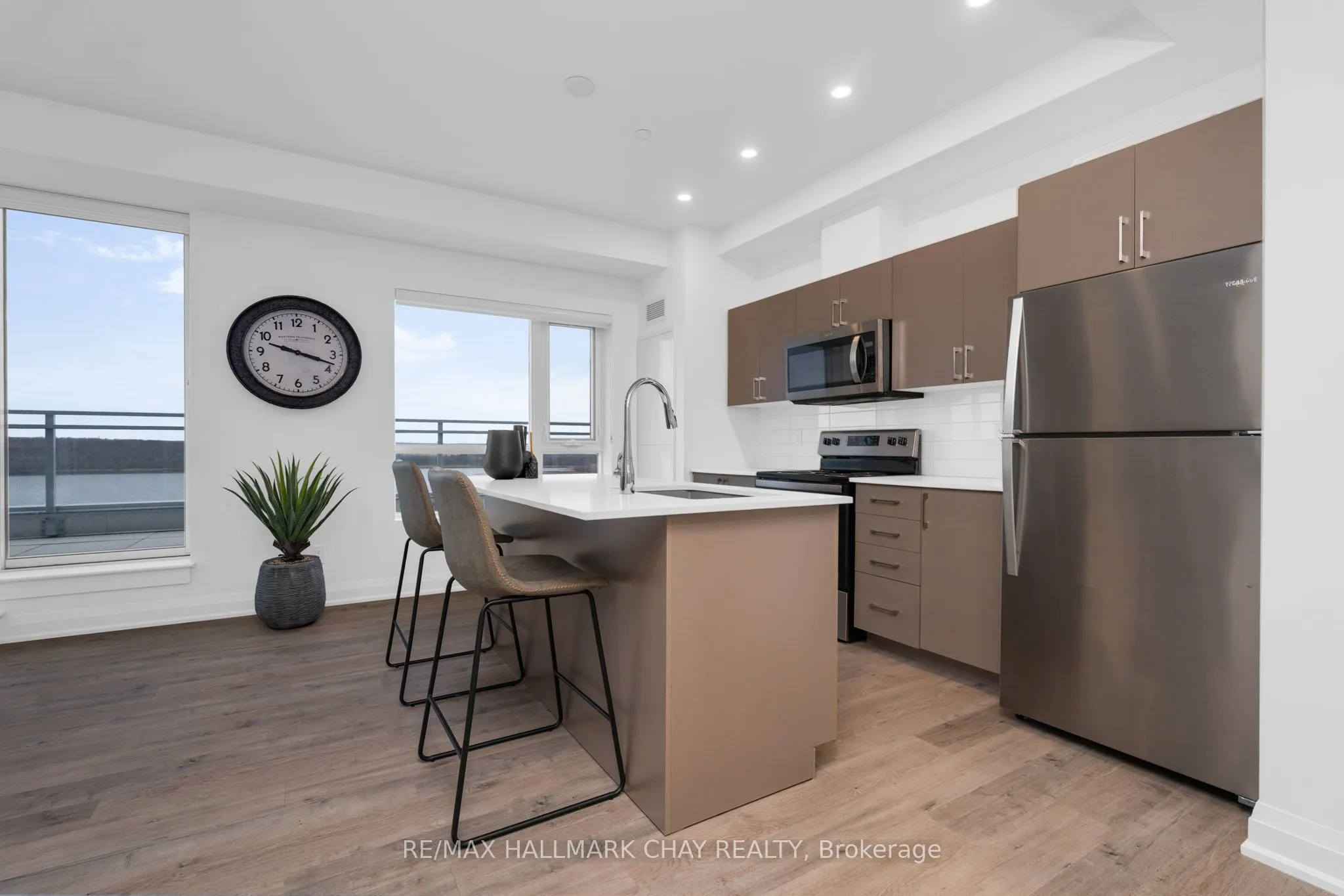 58 Lakeside Terrace #1105