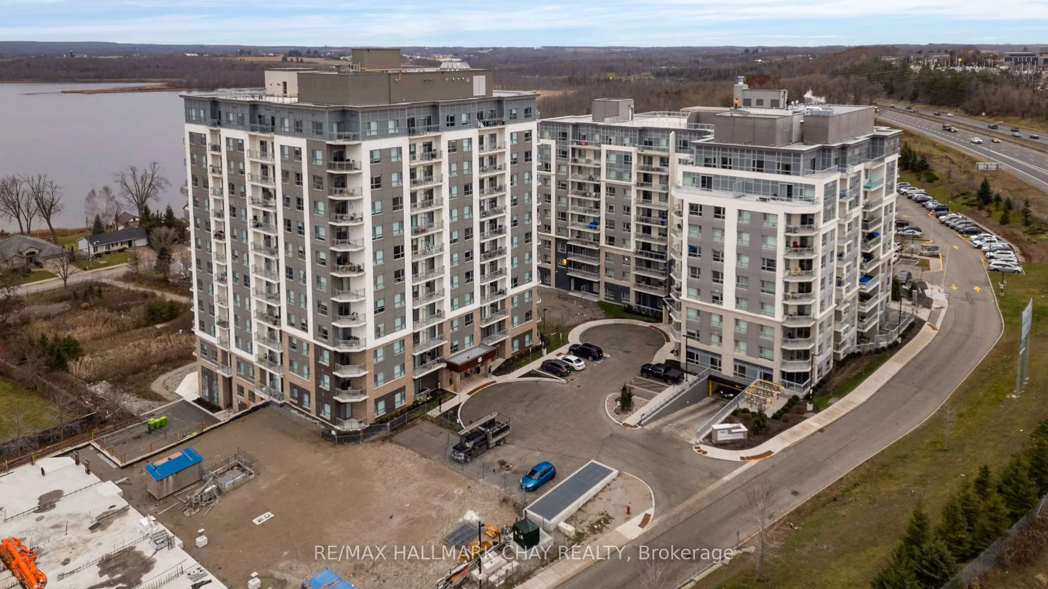 58 Lakeside Terrace #1105