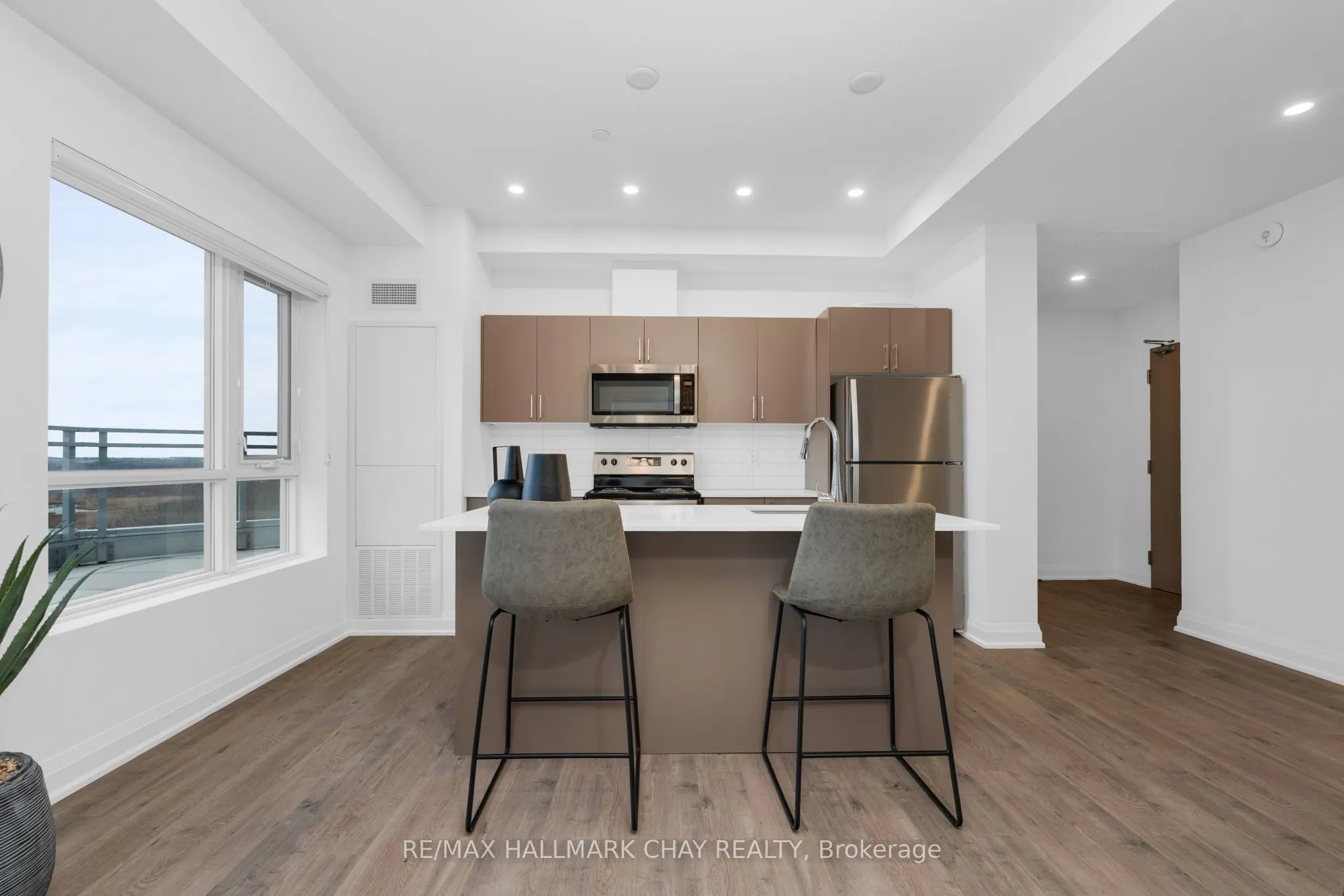 58 Lakeside Terrace #1105