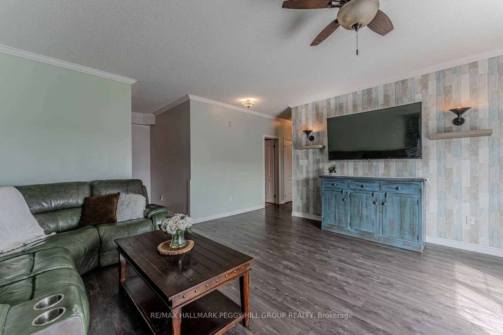 40 Ferndale Drive S #402
