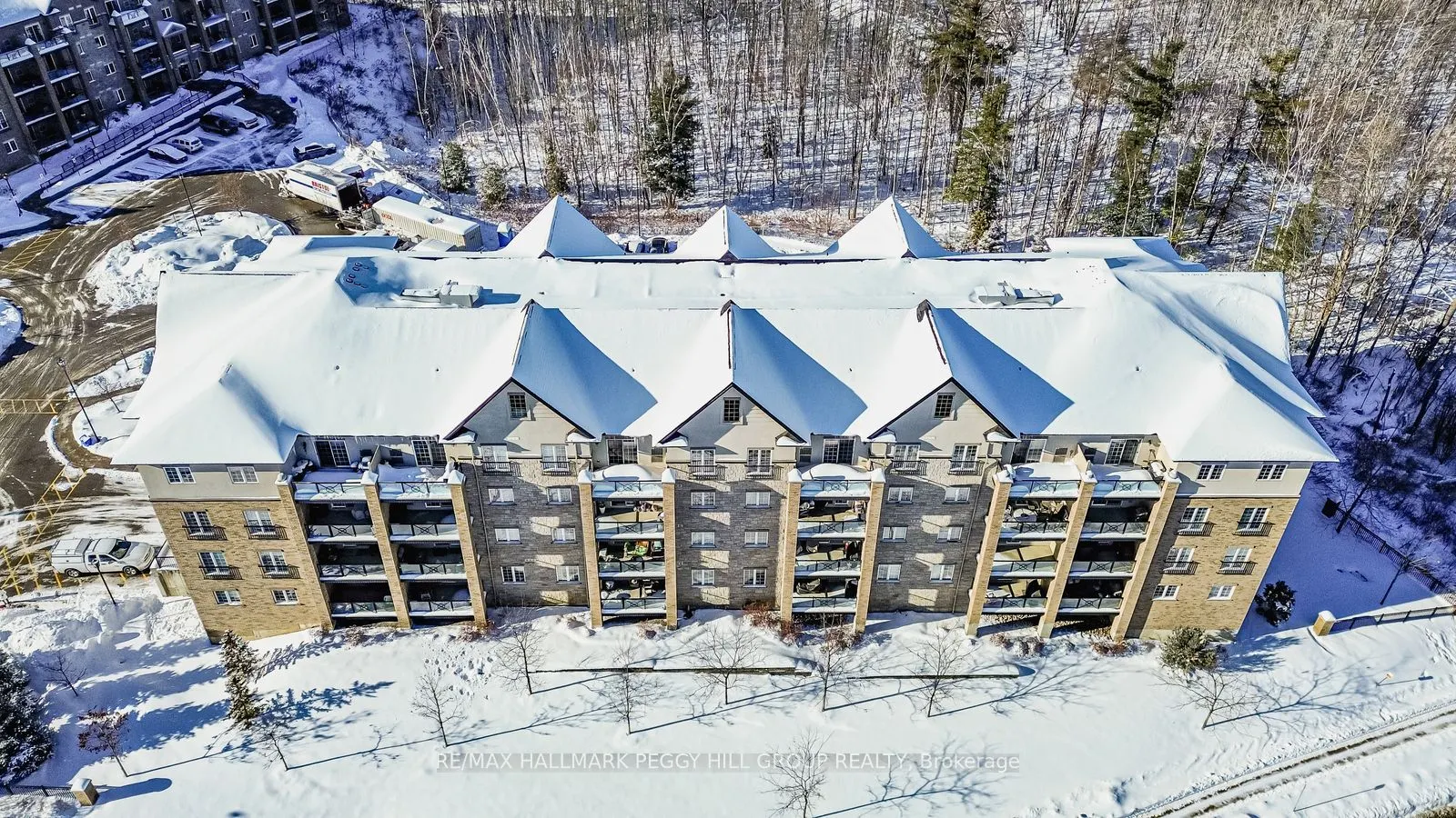 40 Ferndale Drive S #402