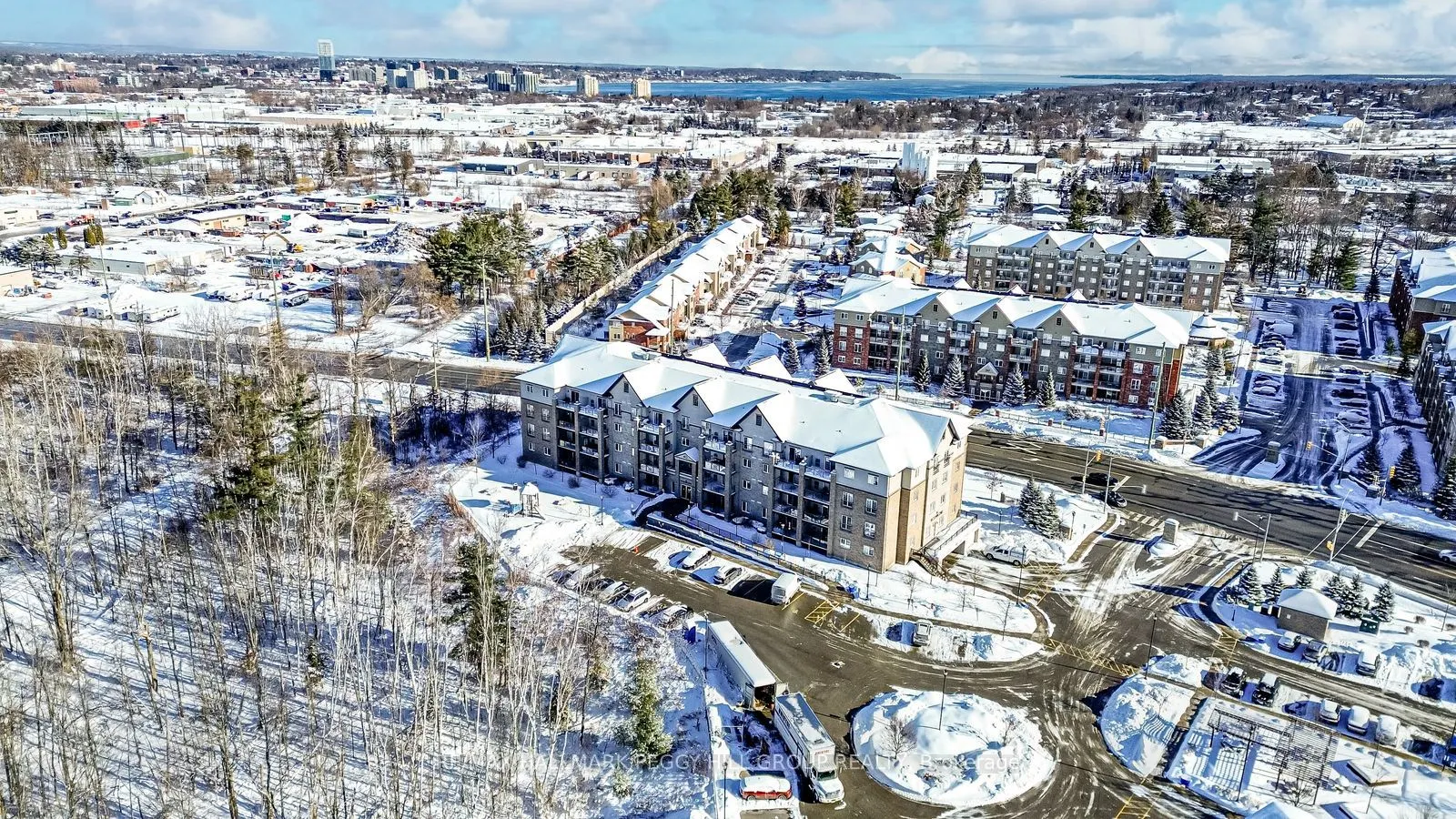 40 Ferndale Drive S #402