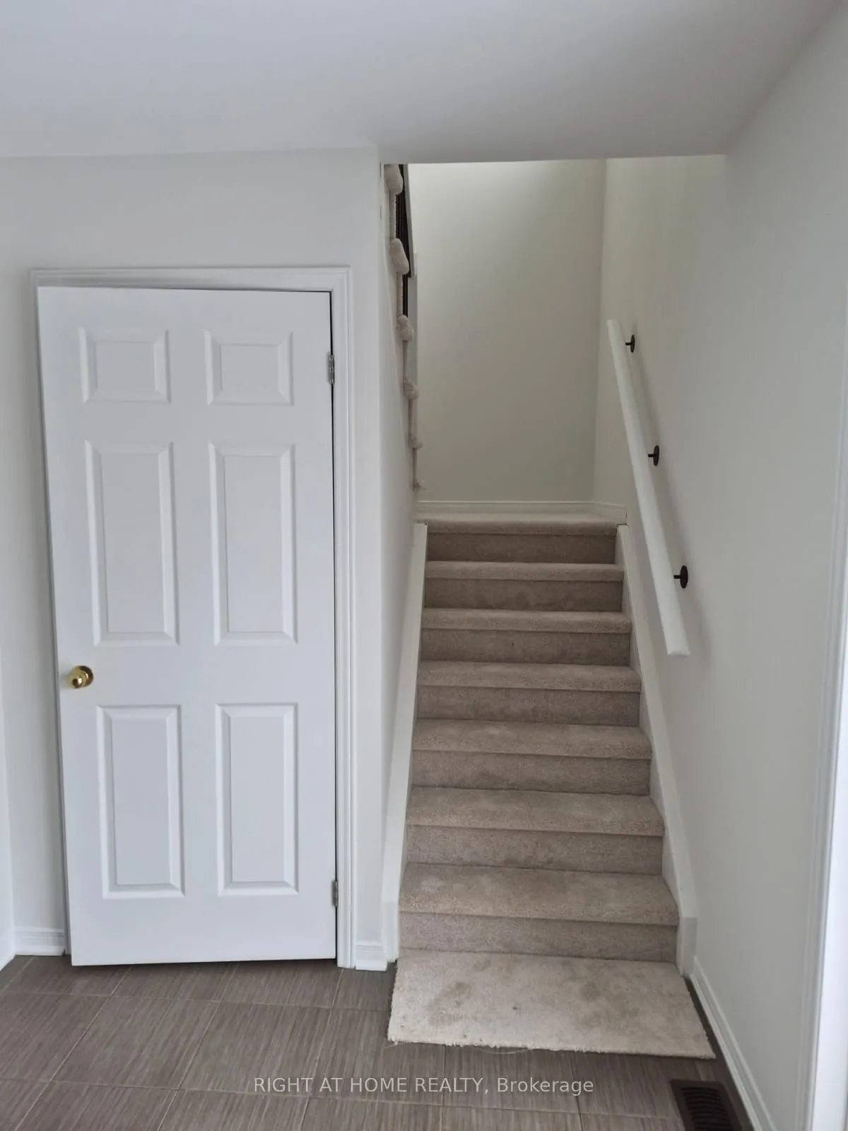 3 PEARTREE Court