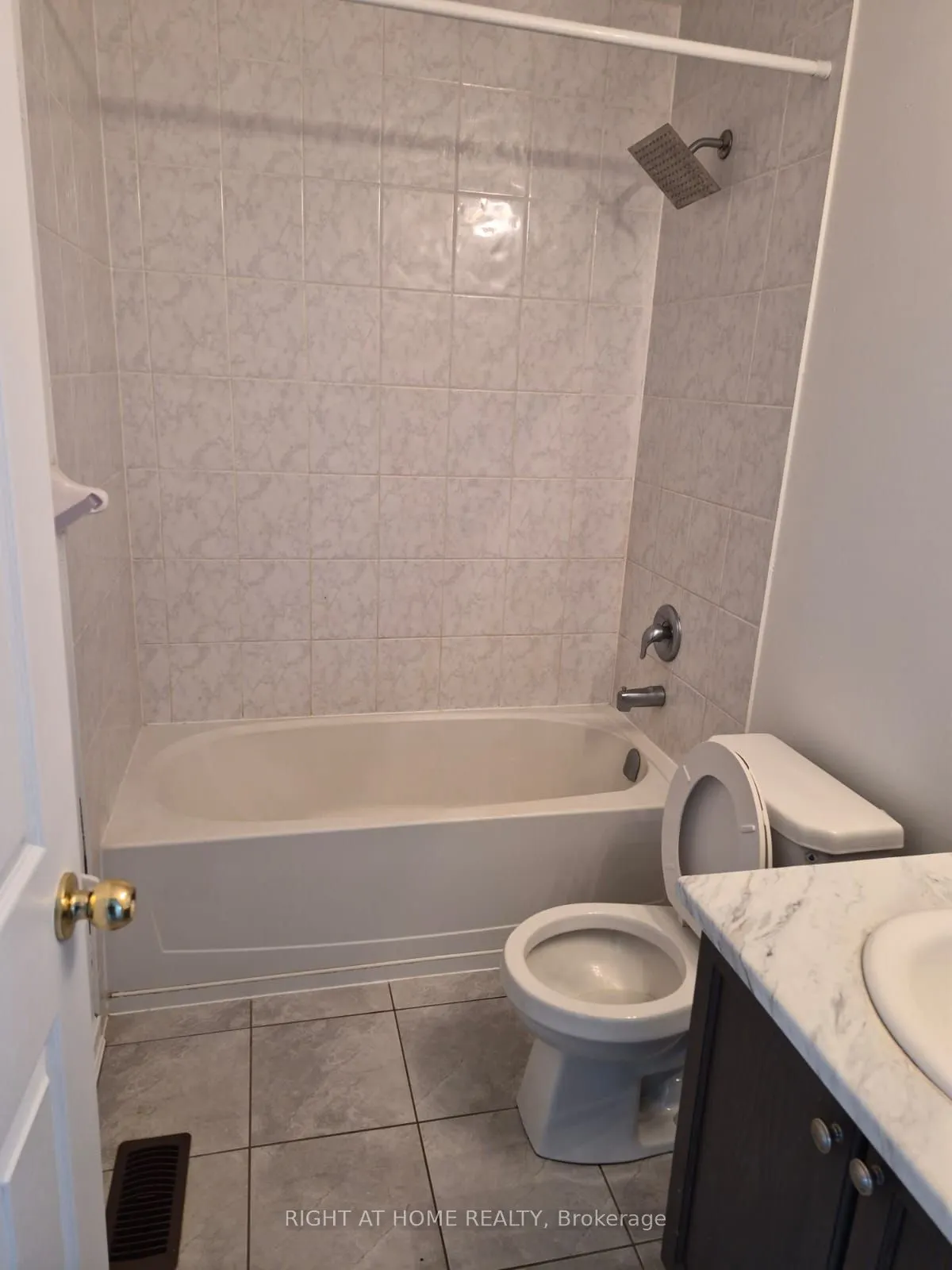 3 PEARTREE Court