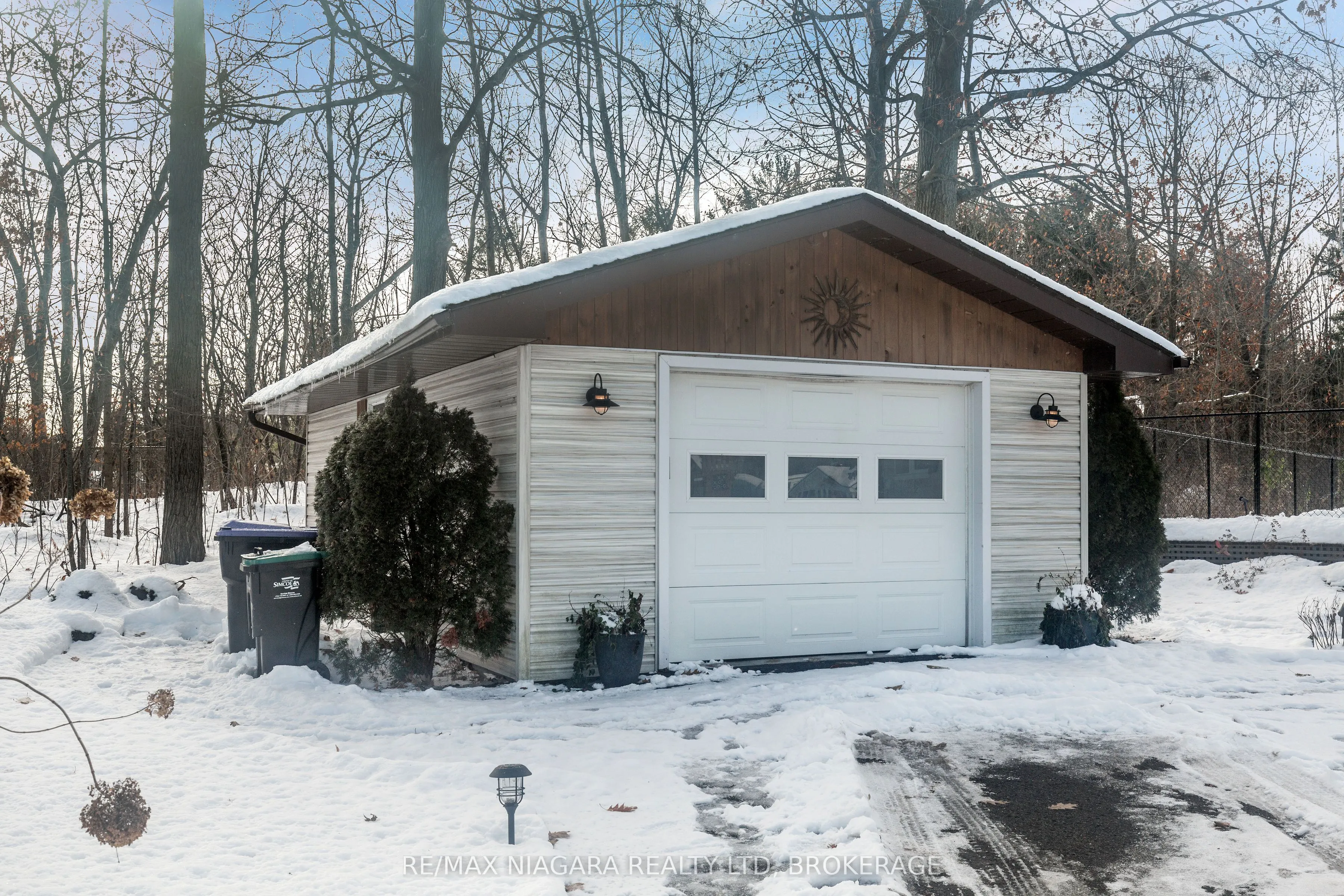 18 Sallows Drive