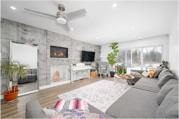 4 Paradise Boulevard #19