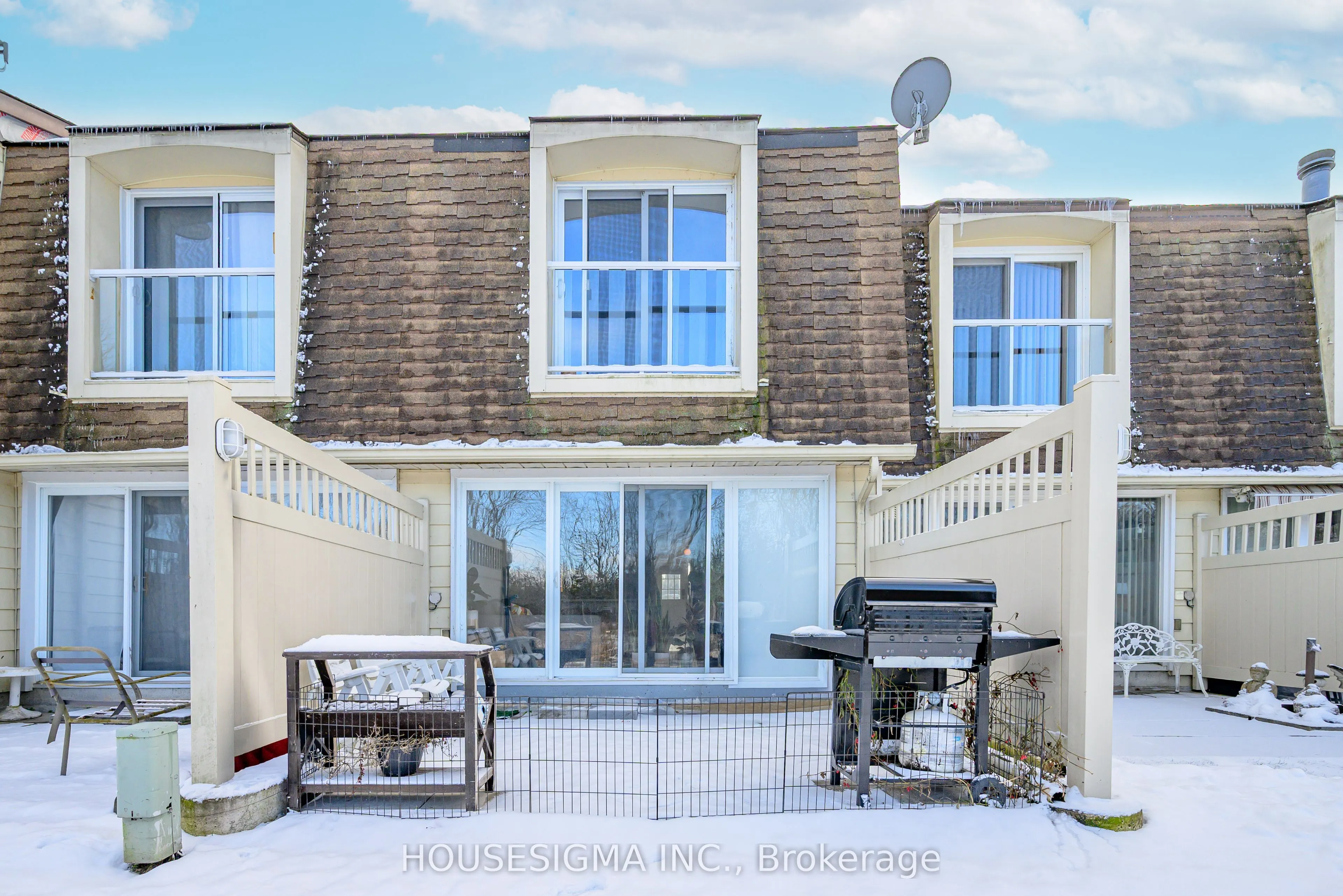 4 Paradise Boulevard #19