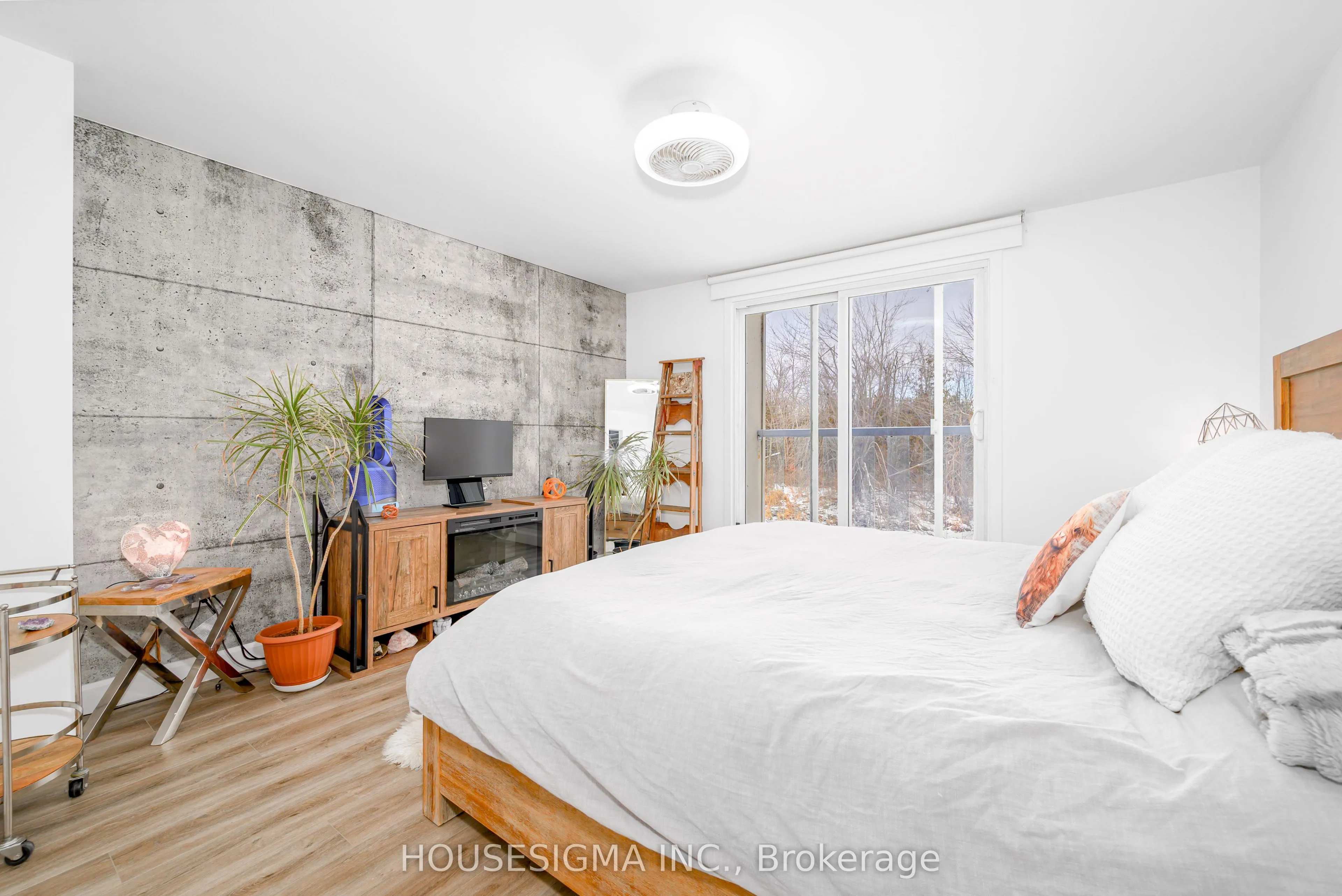 4 Paradise Boulevard #19