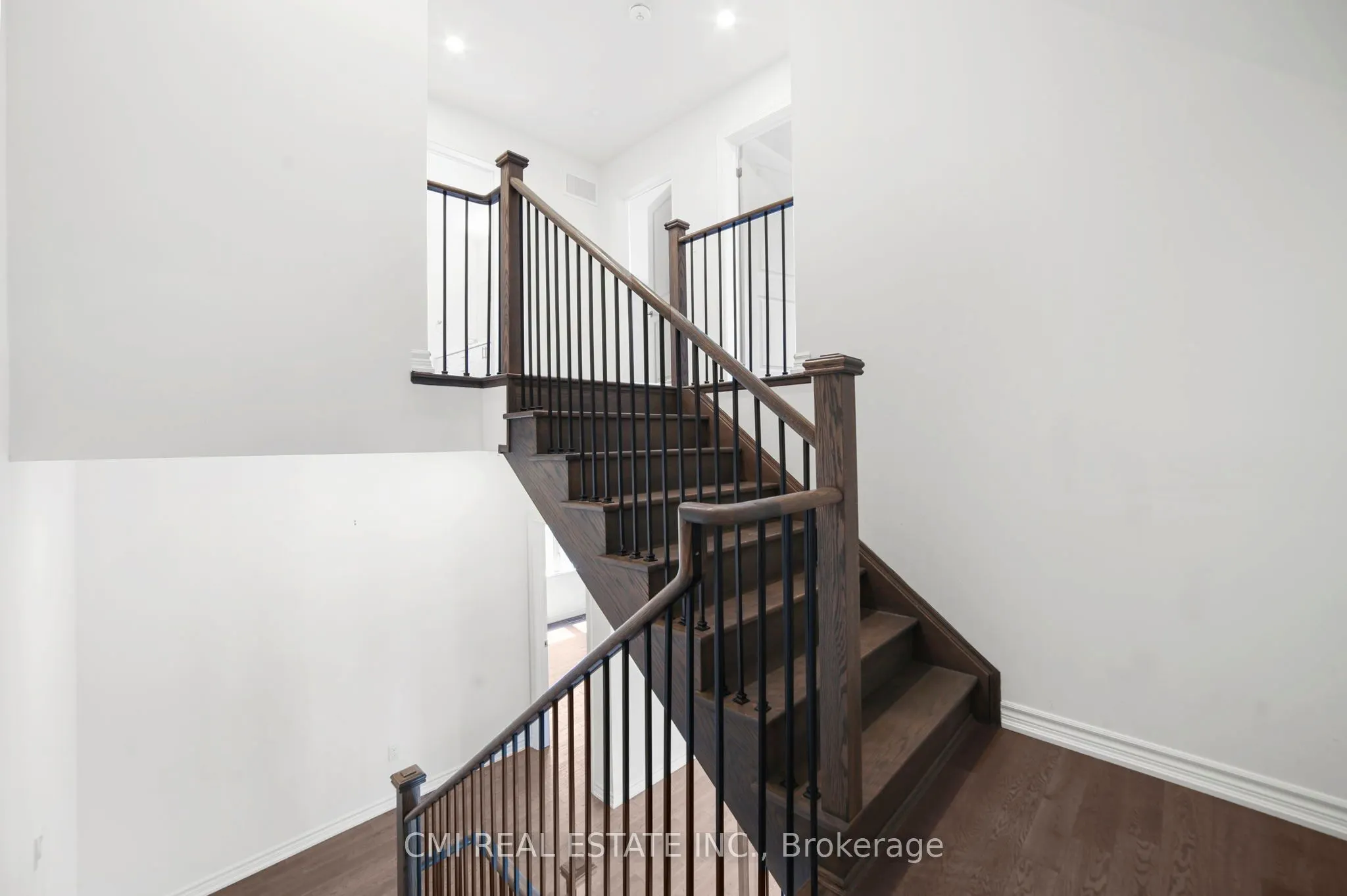 3205 Mosley Street