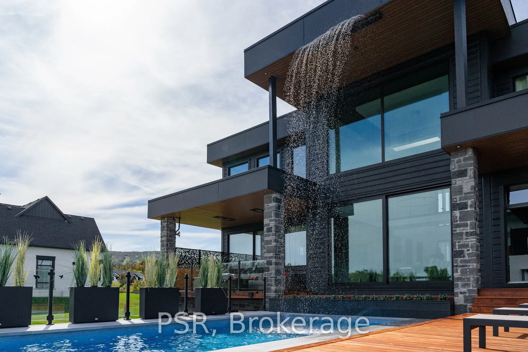 4 Raintree Court