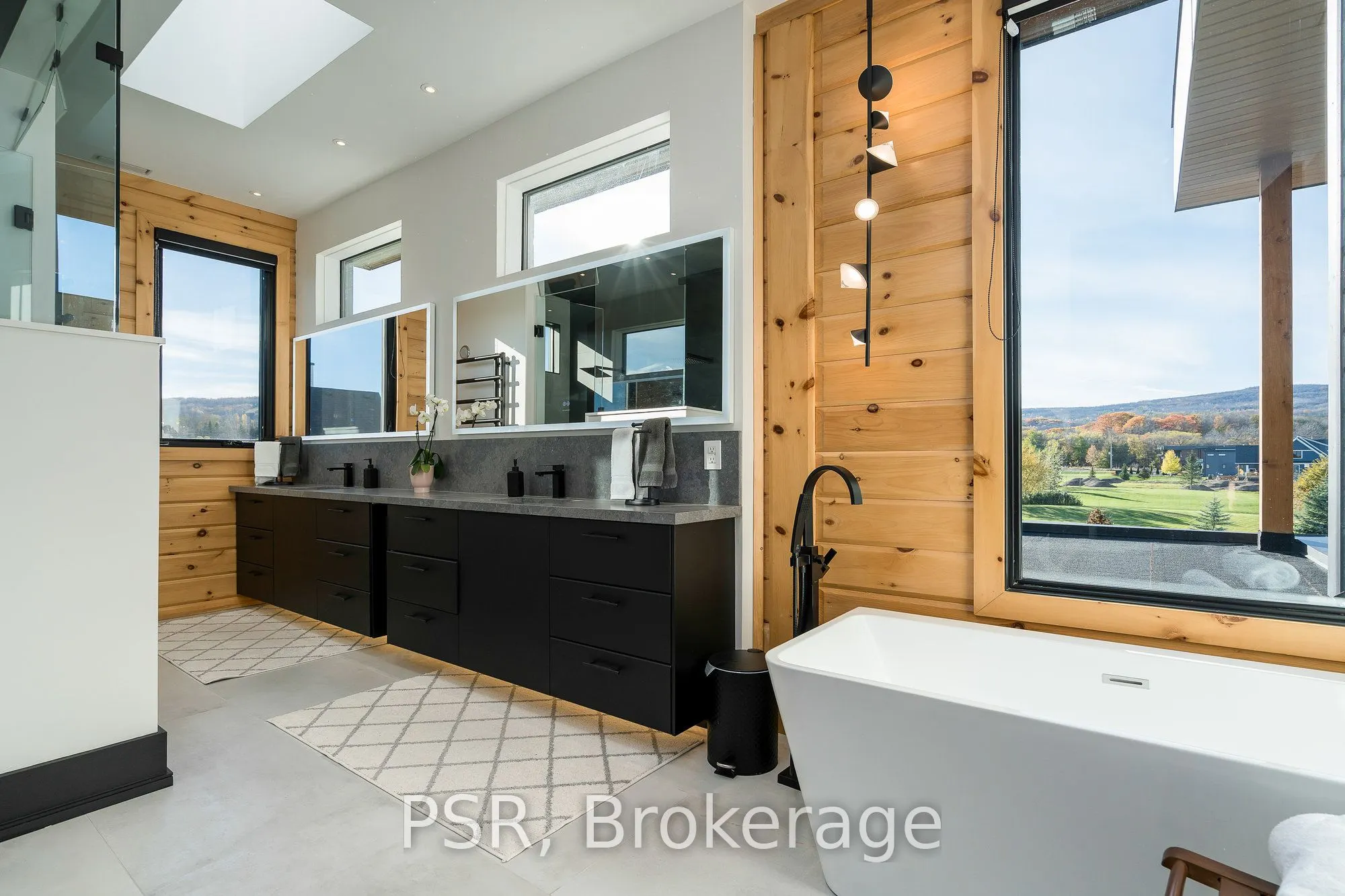 4 Raintree Court