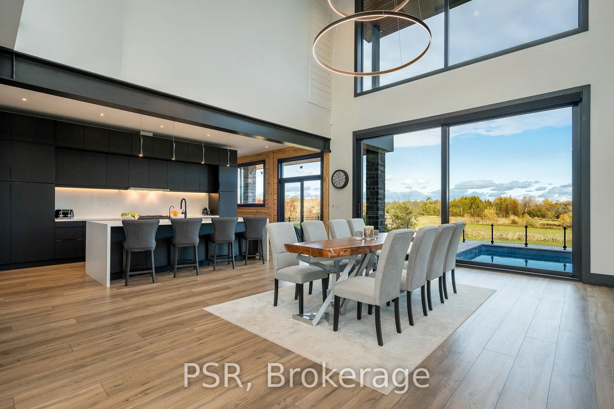 4 Raintree Court