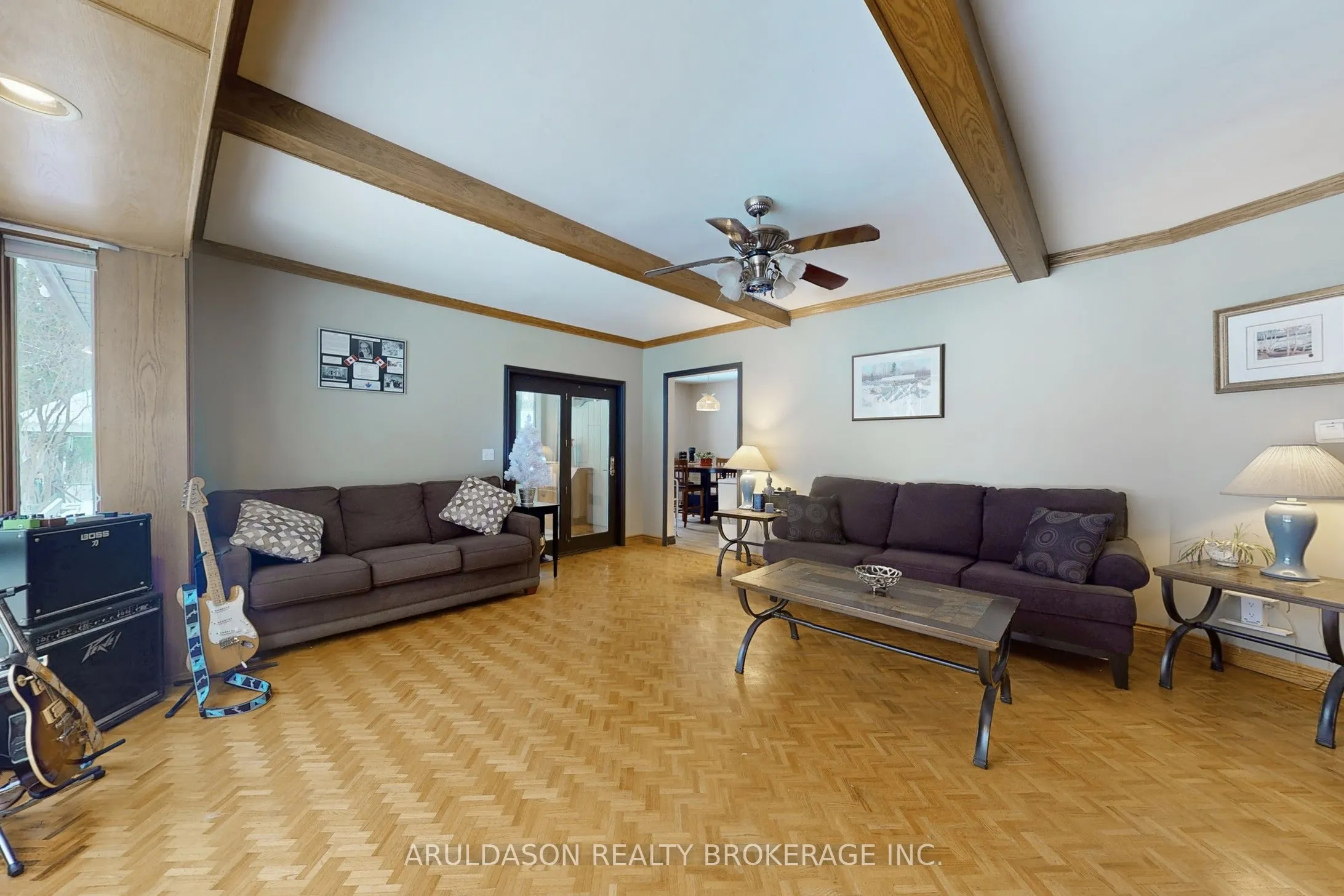 1208 Birchcliffe Crescent