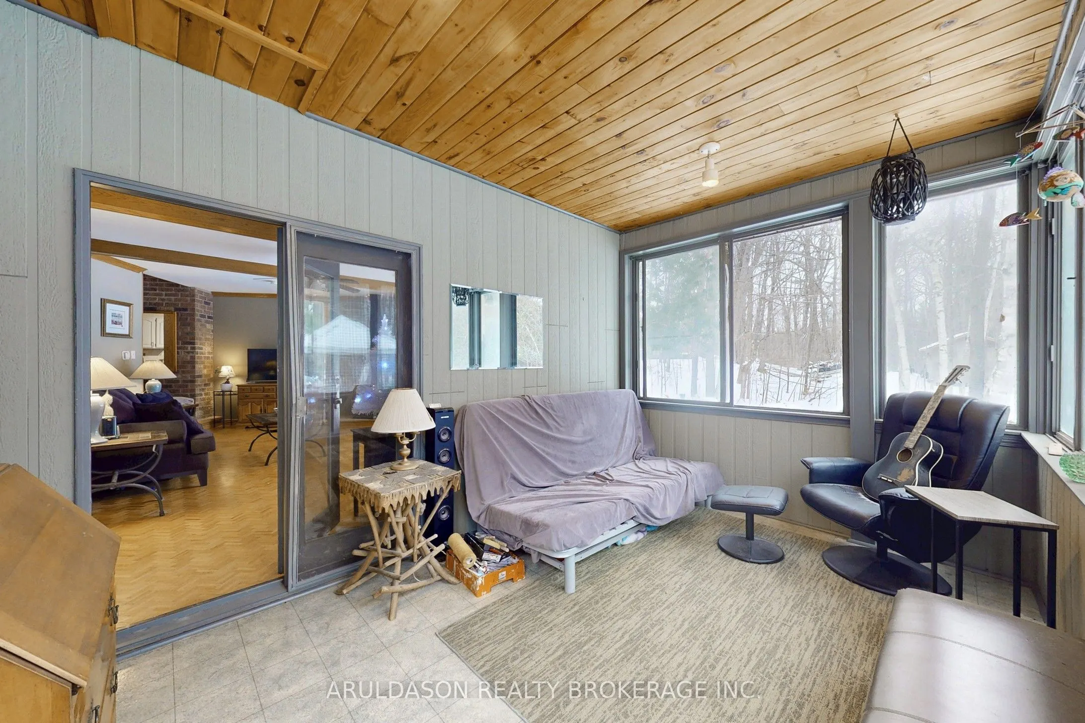 1208 Birchcliffe Crescent