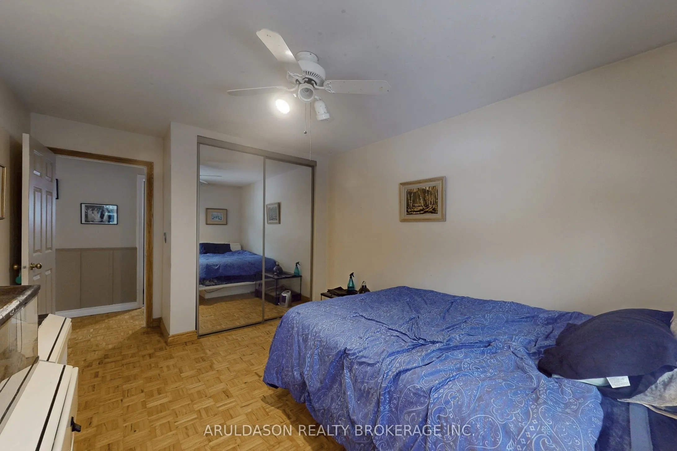 1208 Birchcliffe Crescent