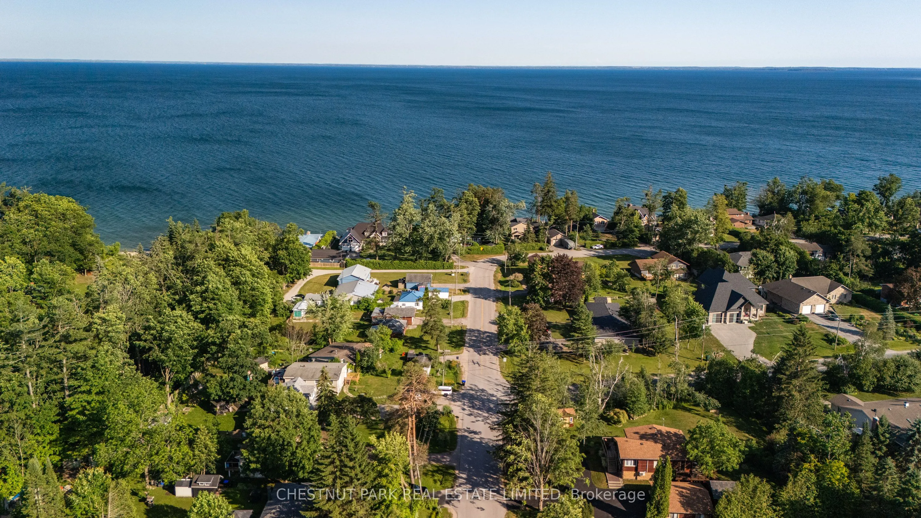 47 Lakeshore Road W