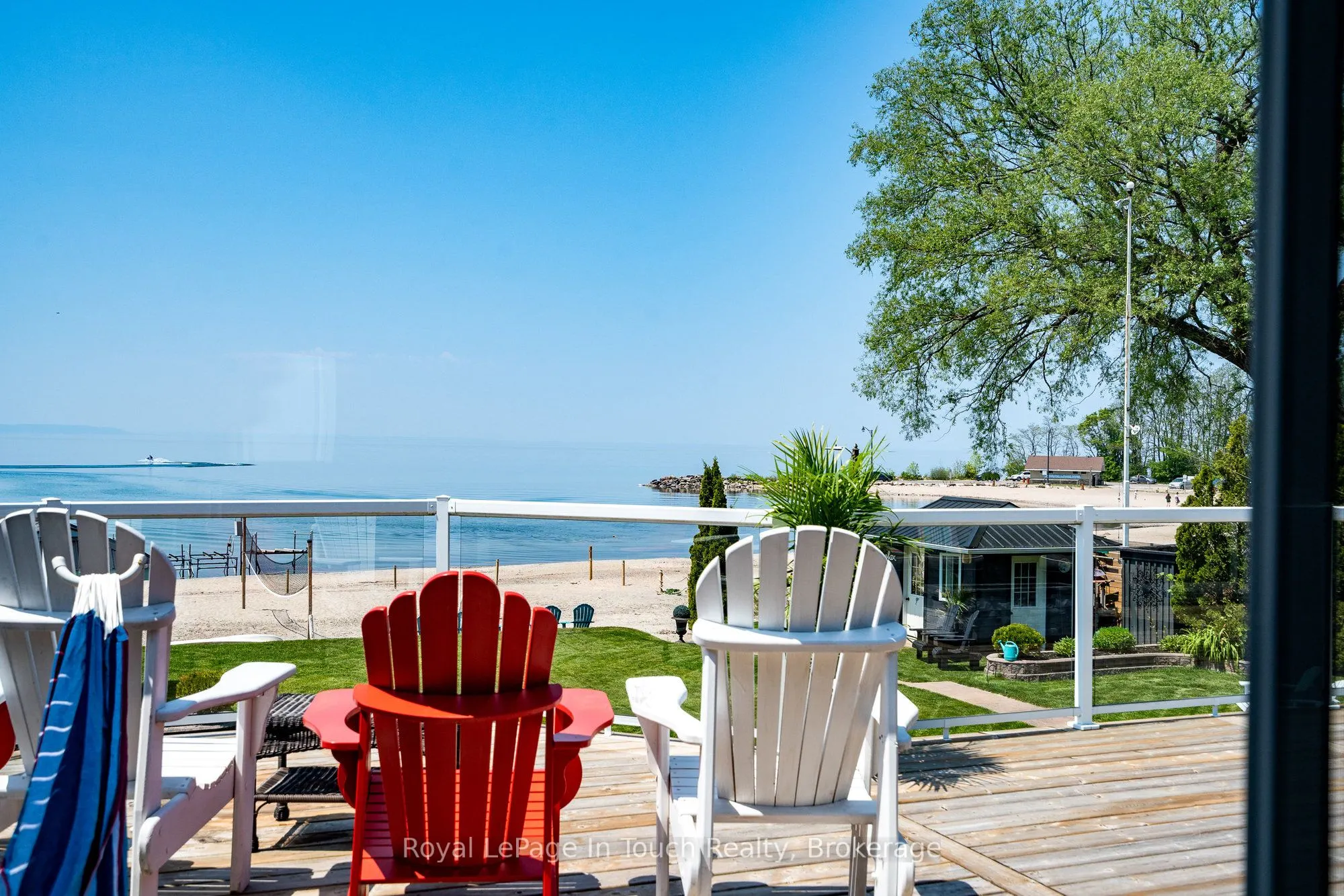 8 TINY BEACHES Road S