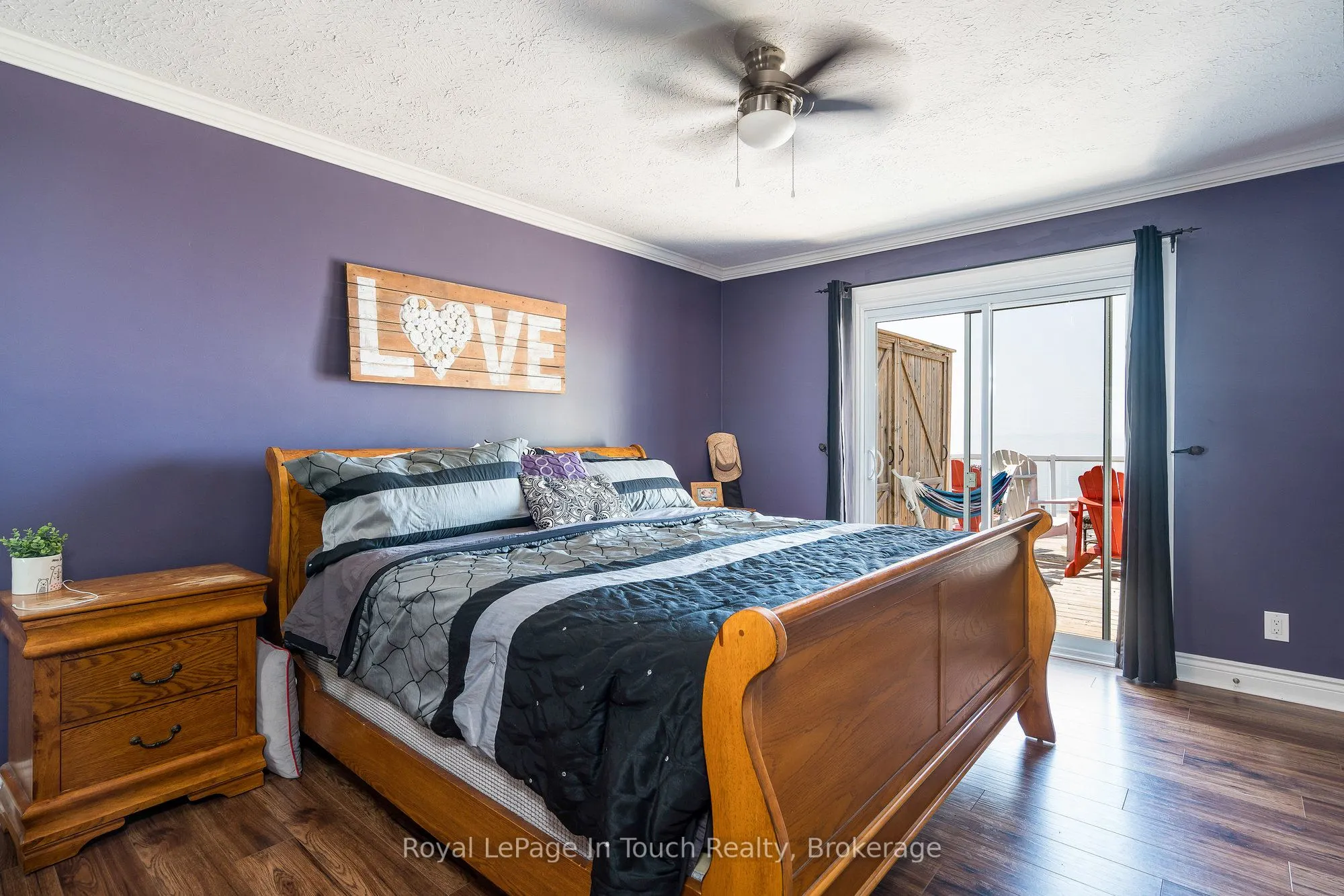 8 TINY BEACHES Road S